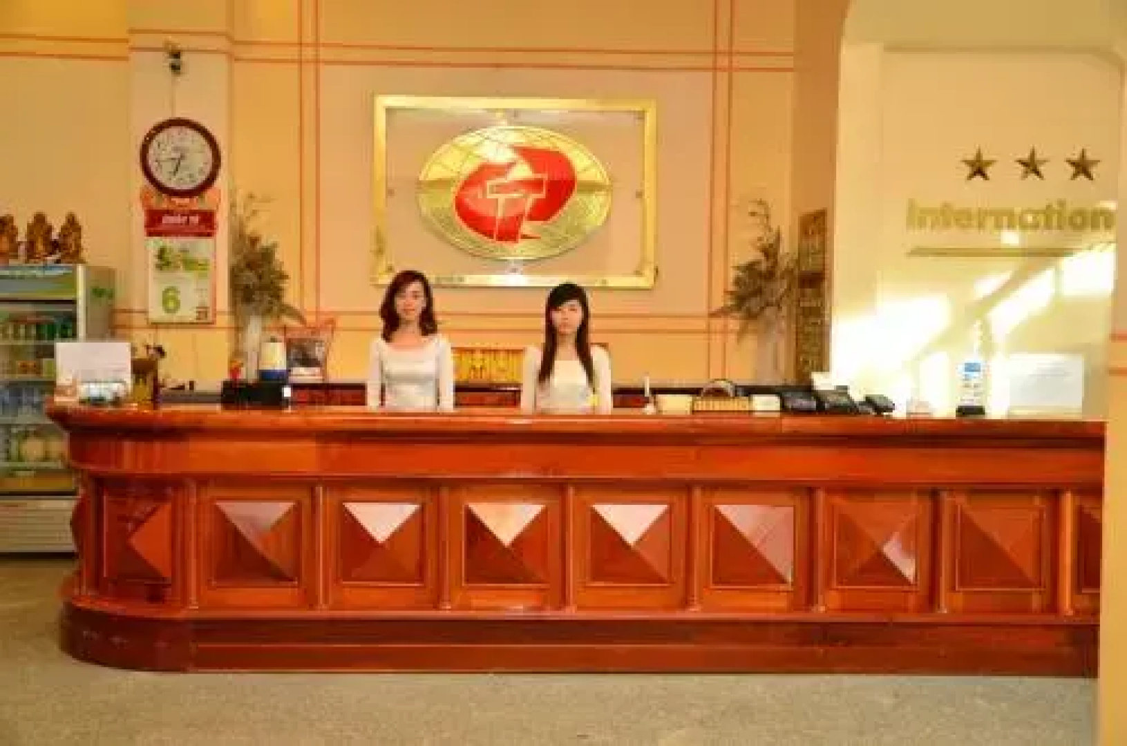 QUỐC TẾ Hotel