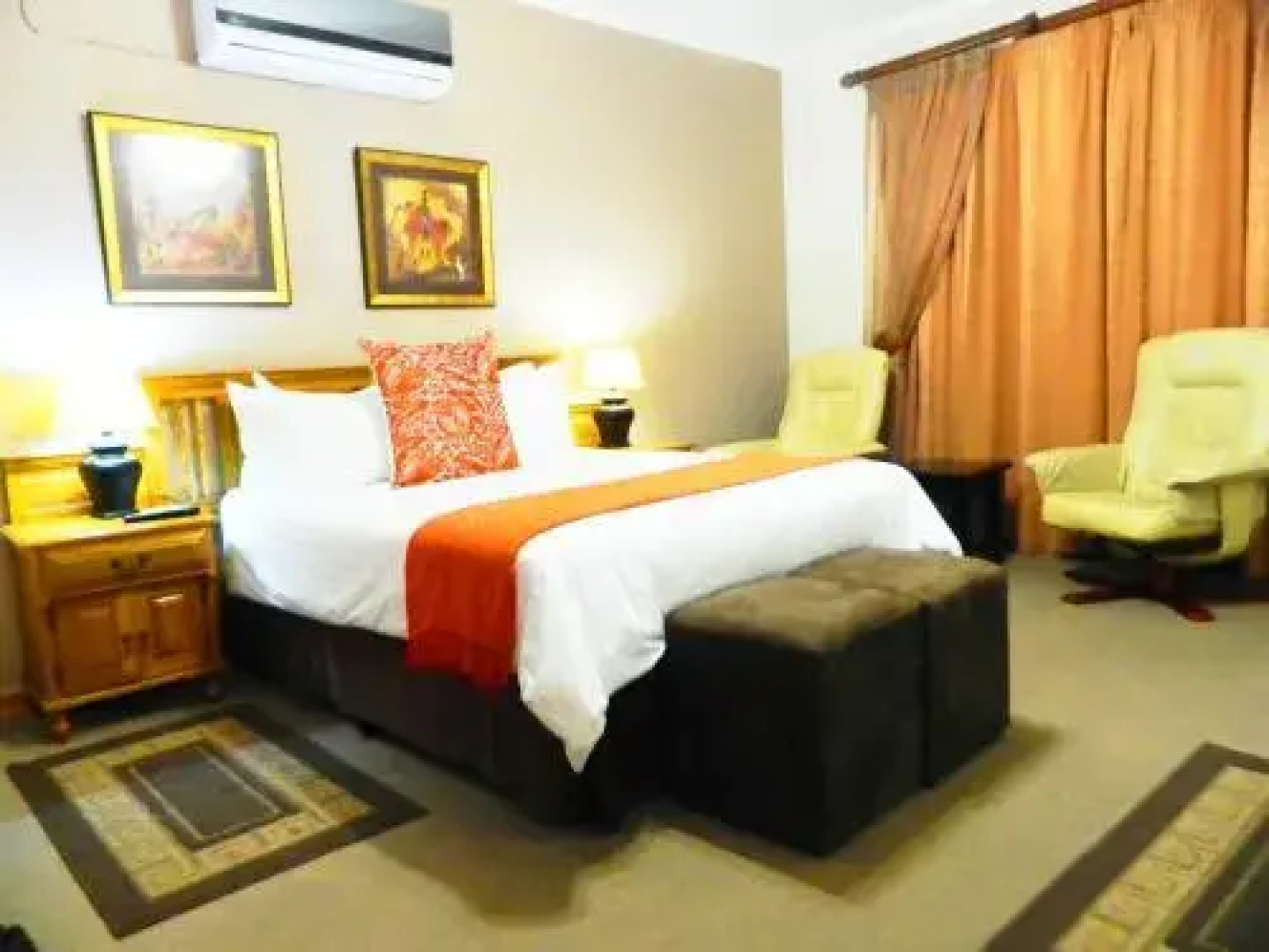 Bushmen Inn