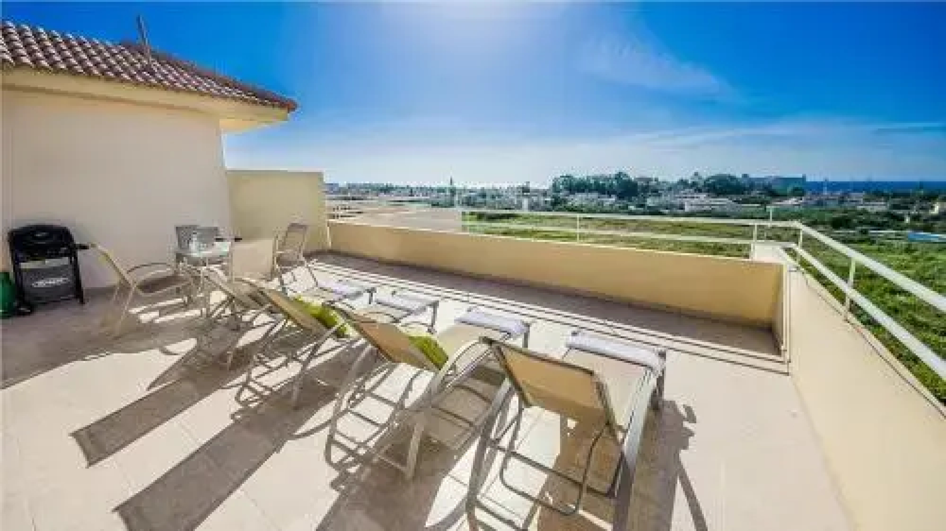 Oceanview Apartment 064
