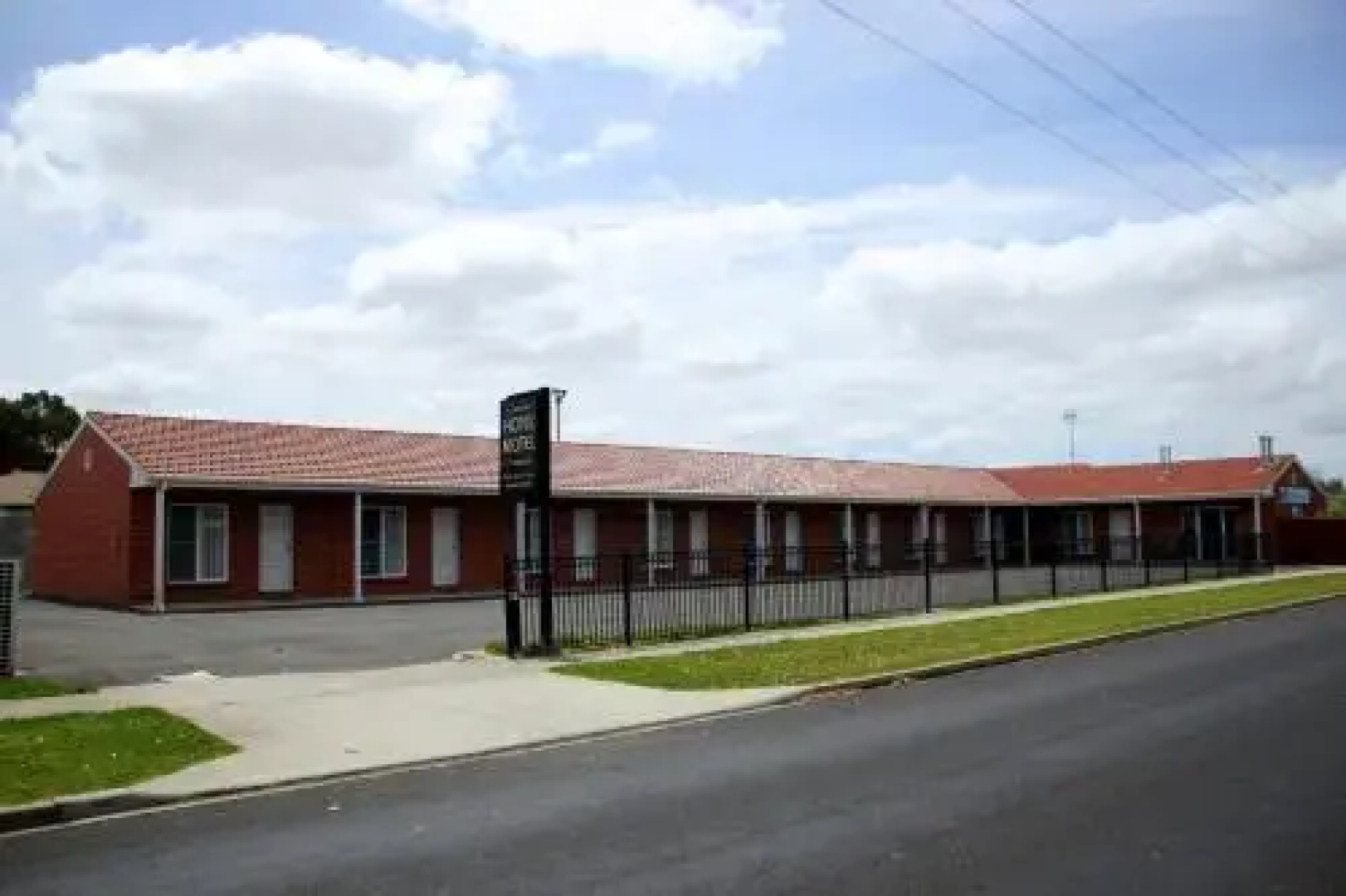 Allansford Hotel Motel
