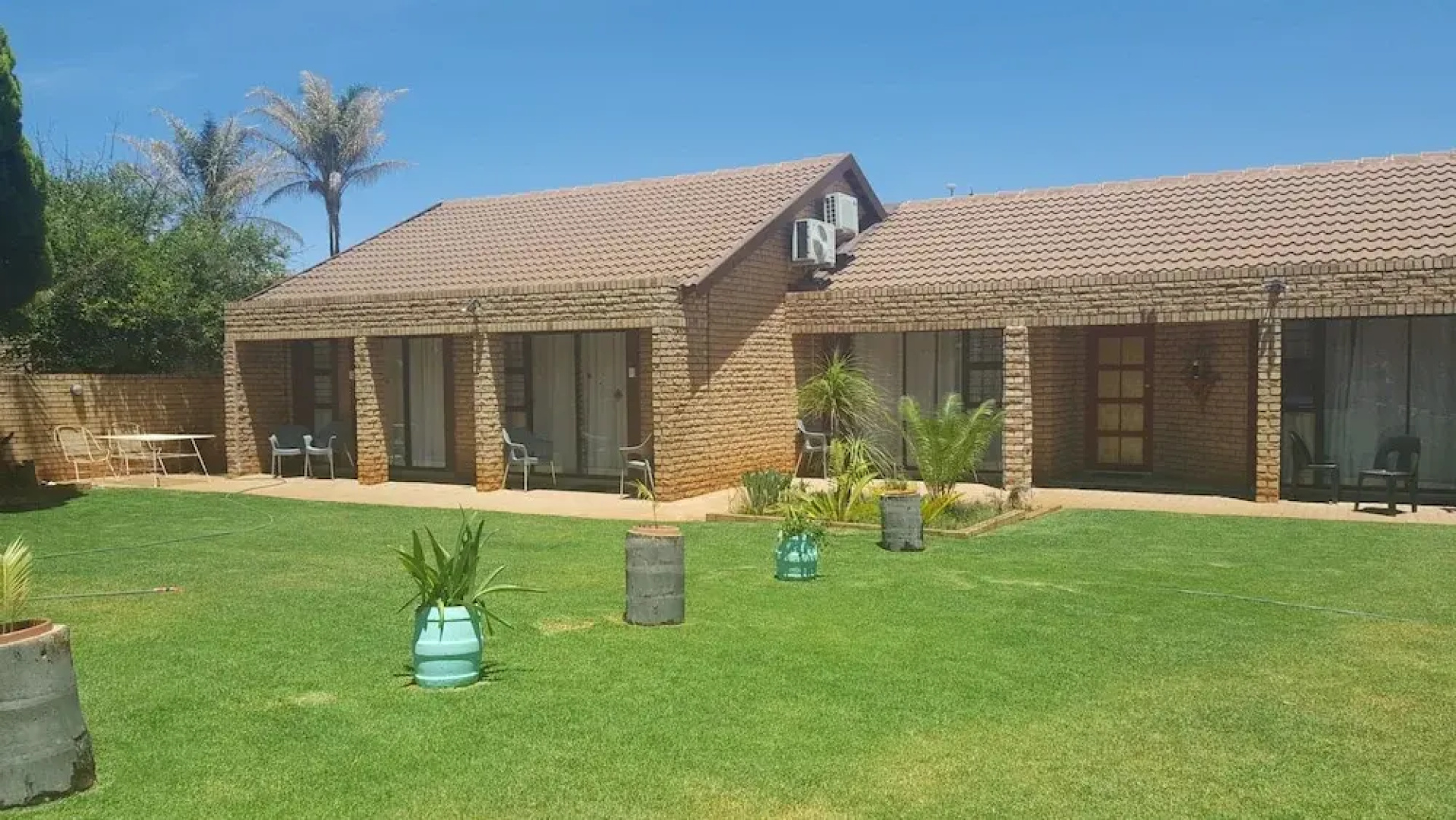 Guest House 4 U