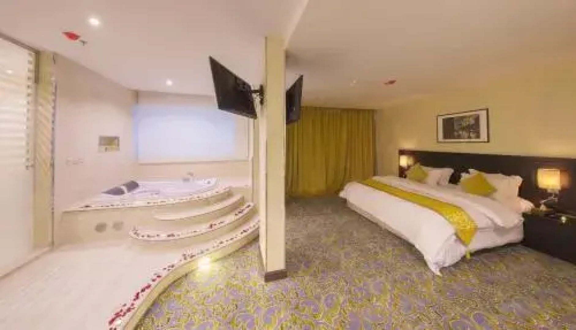 Rollins Hotel