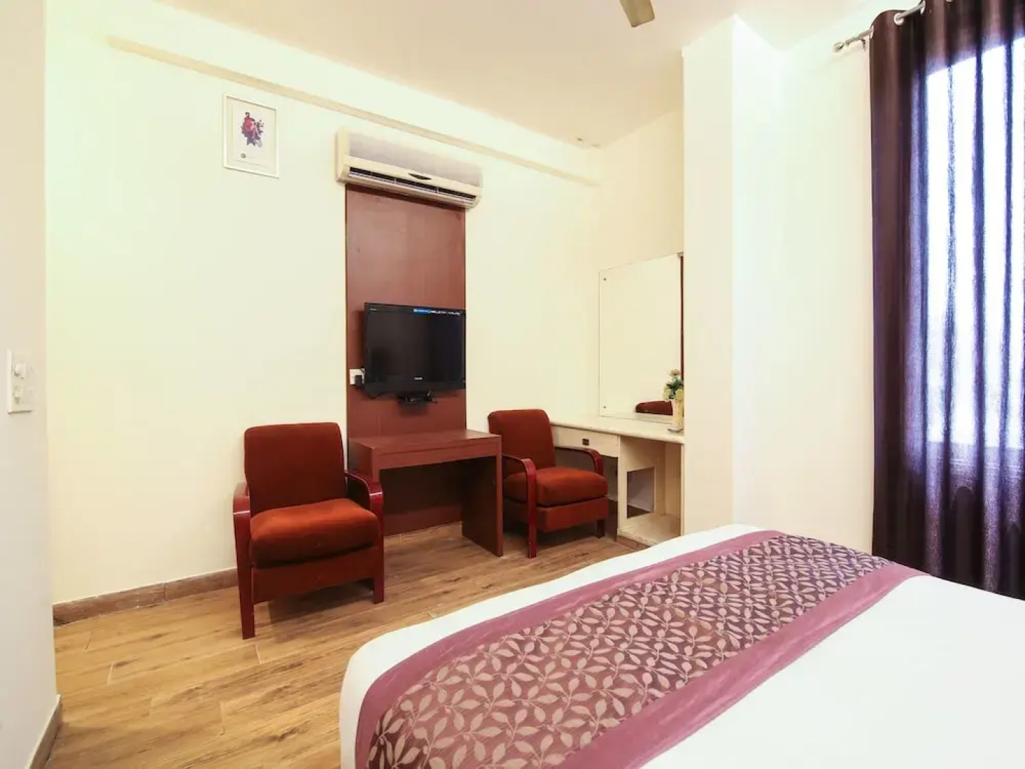 OYO Premium Old Gurgaon