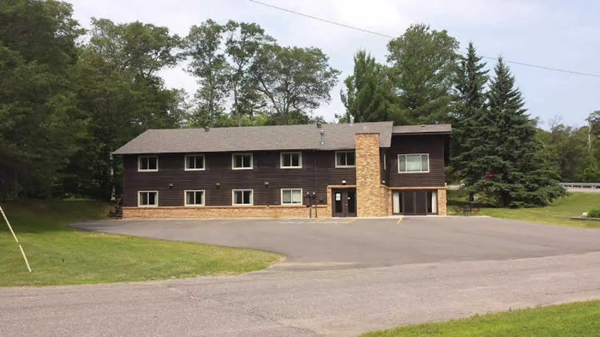 Pelican Lakes Motel