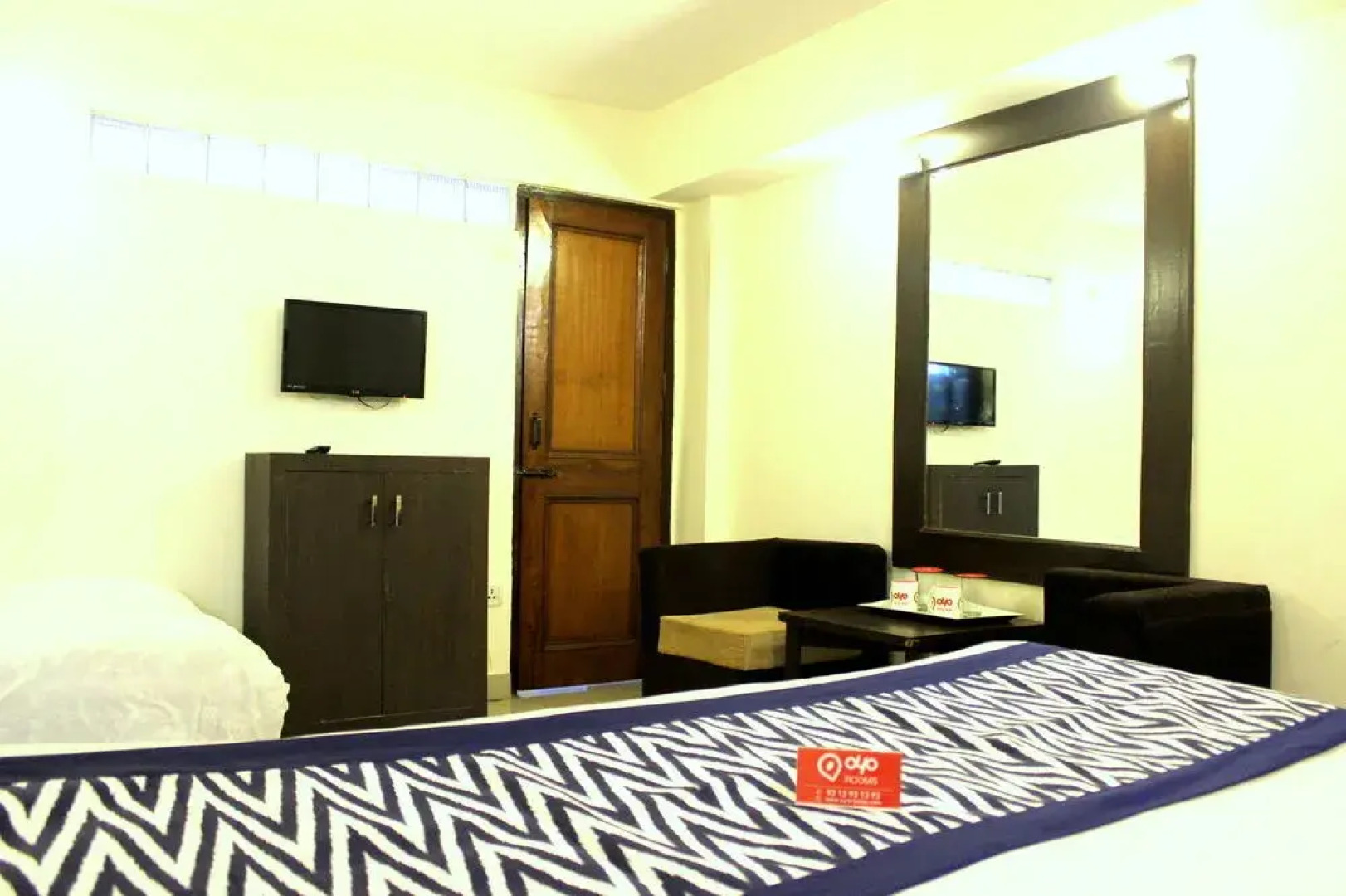 OYO 1045 Hotel Ashirward