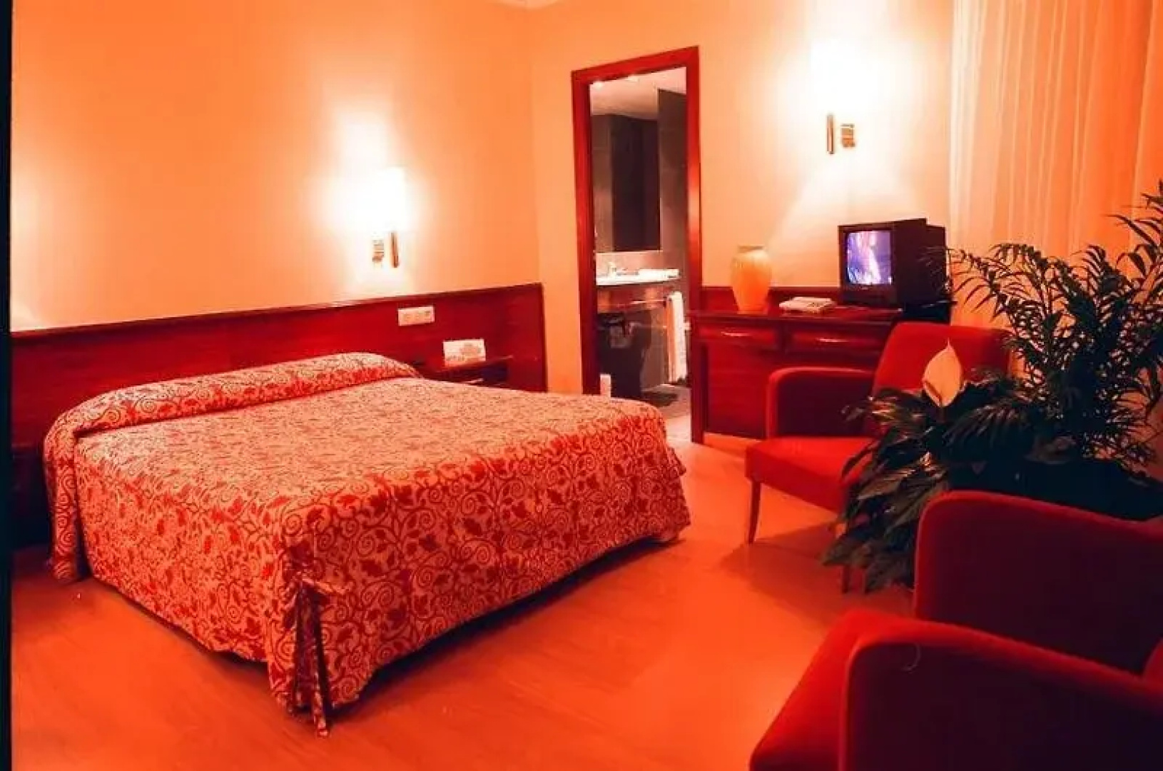 Camparan Suites