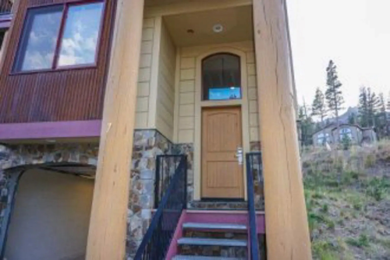 The Sentinels 7 Townhome 2 Br townhouse by RedAwning