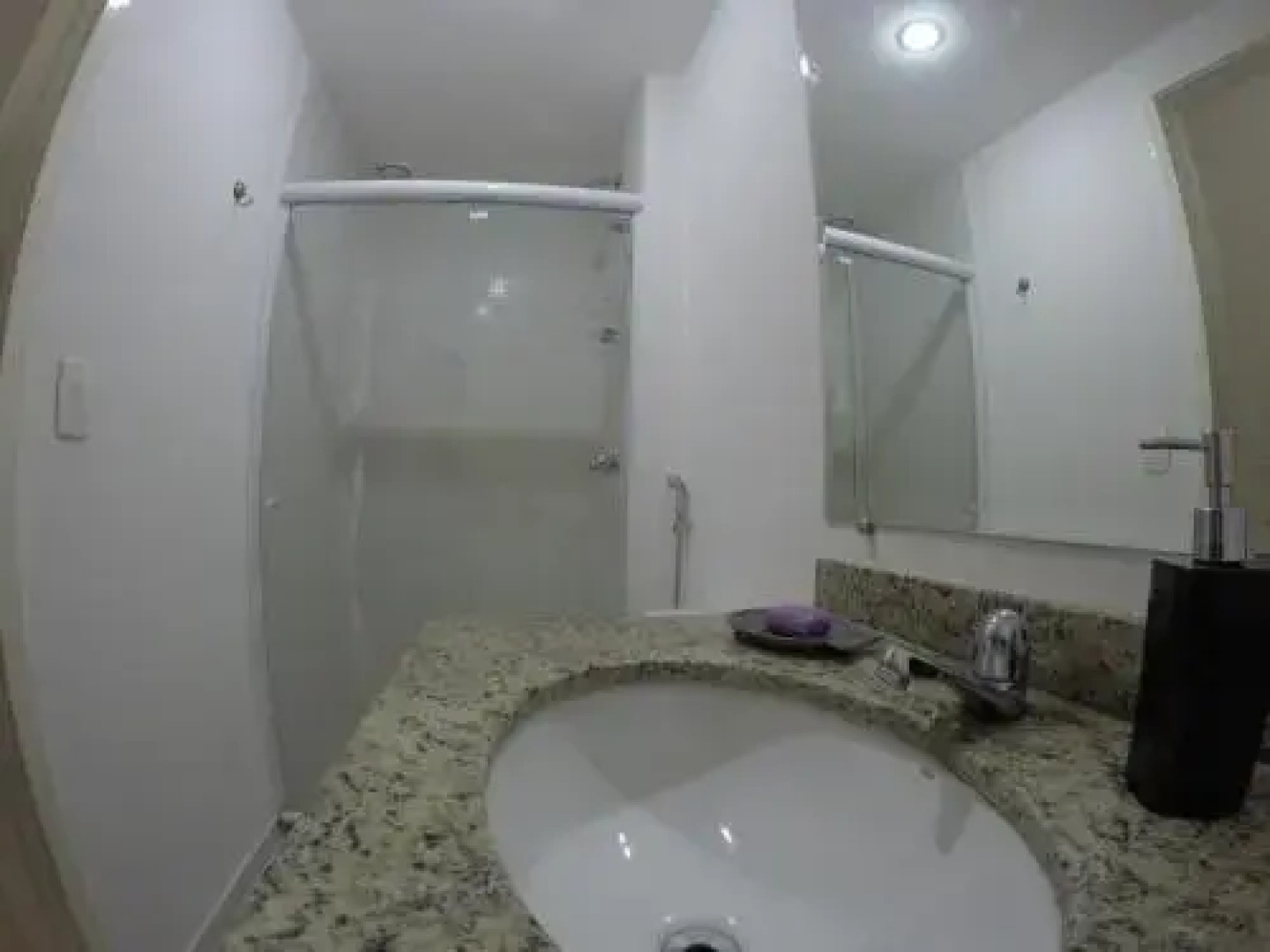 TOP 2 Quartos COMPLETO com Area de LAZER - Estacionamento, Portaria 24h, Wi-Fi 35mbps, Netflix, Utensílios de Cozinha e Sossego