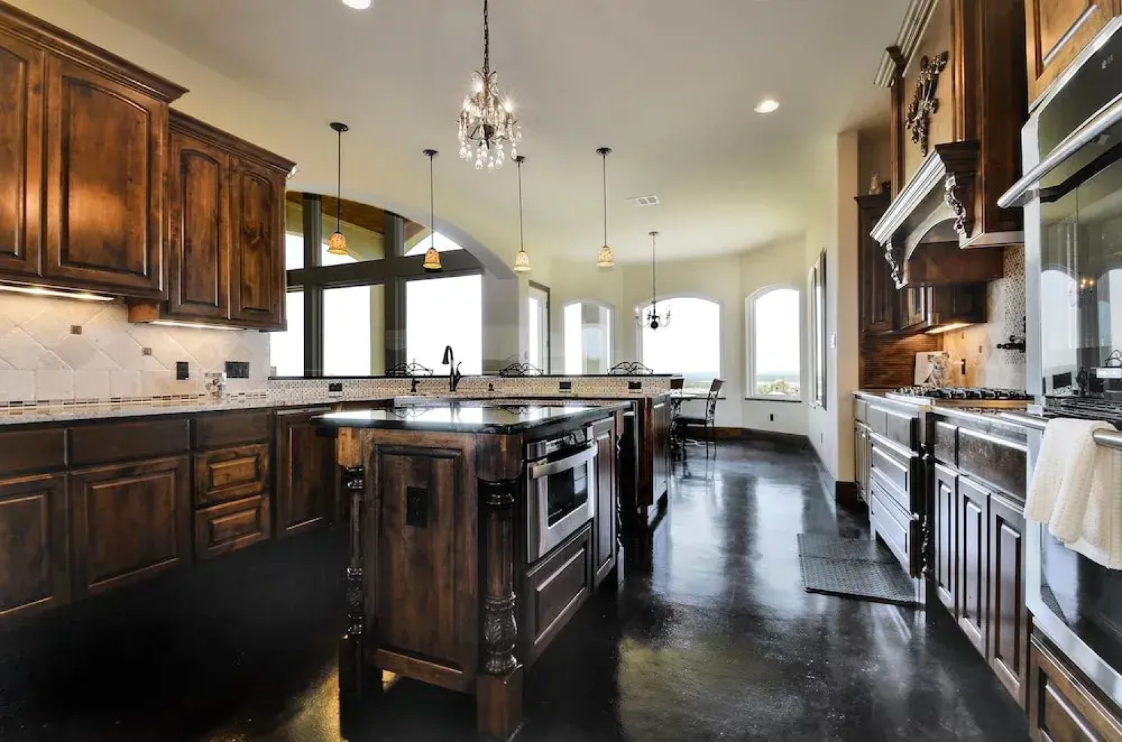 4BR 3 5BA Lake View Resort at the Hollows by RedAwning