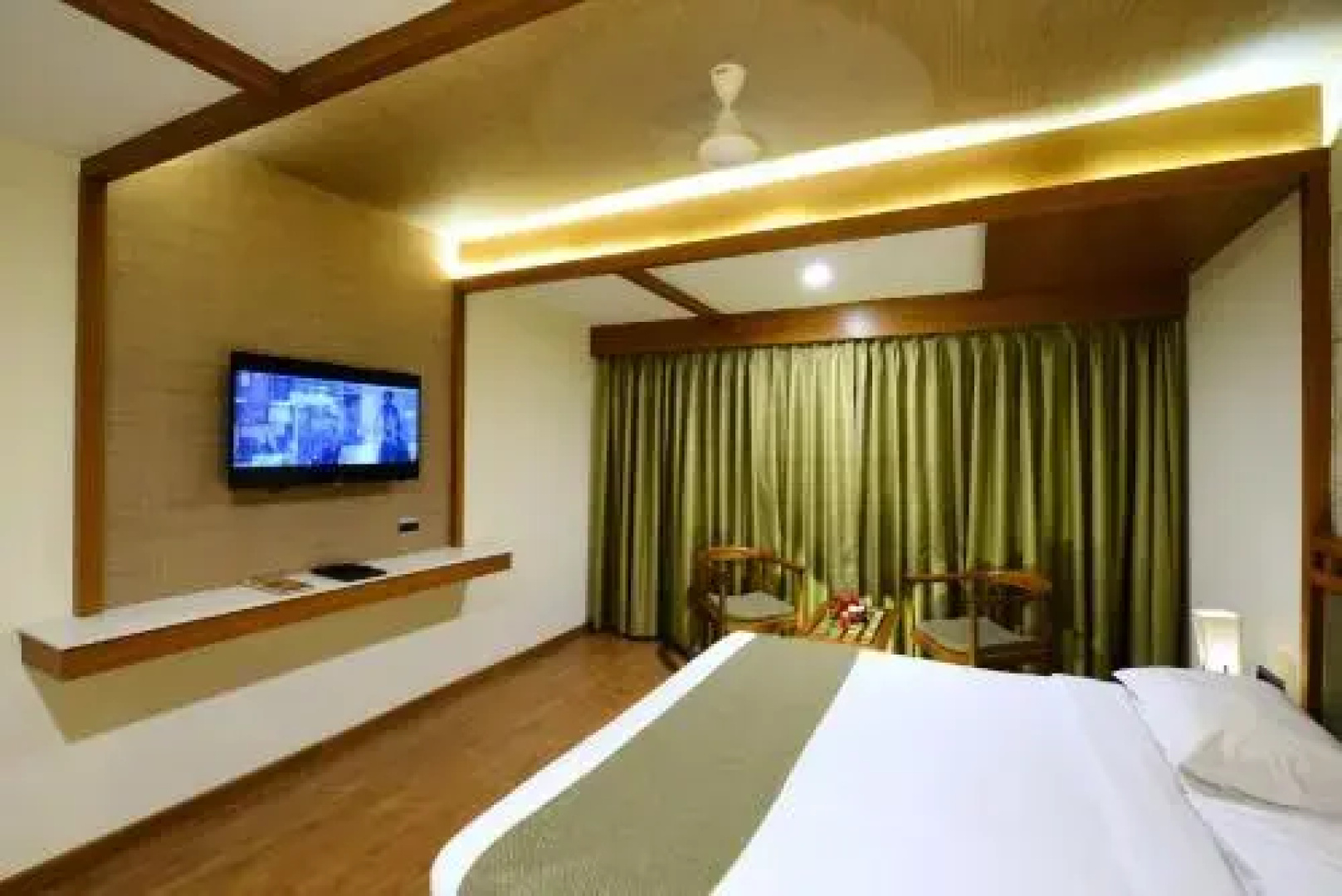 OYO Premium Jubilee Hills
