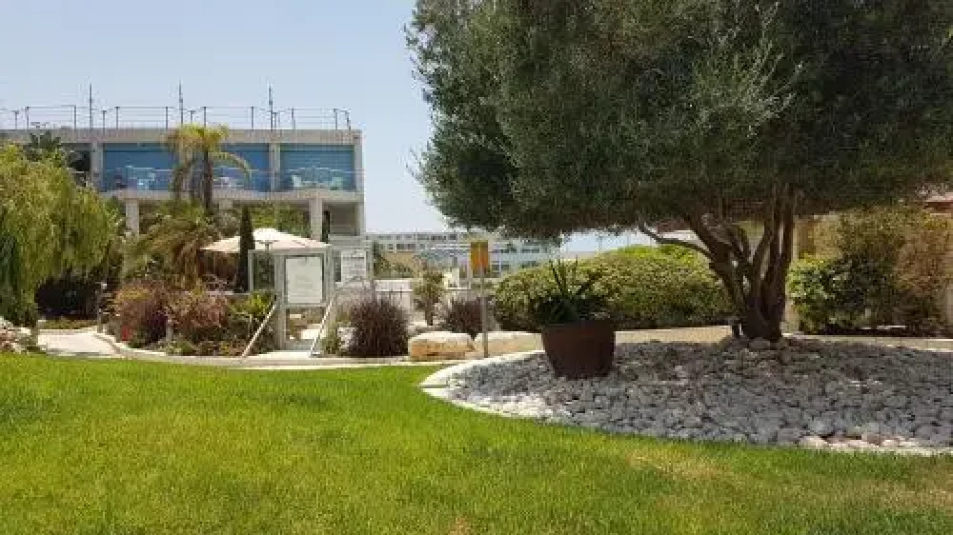 Lili's Place Apartments in The Marina