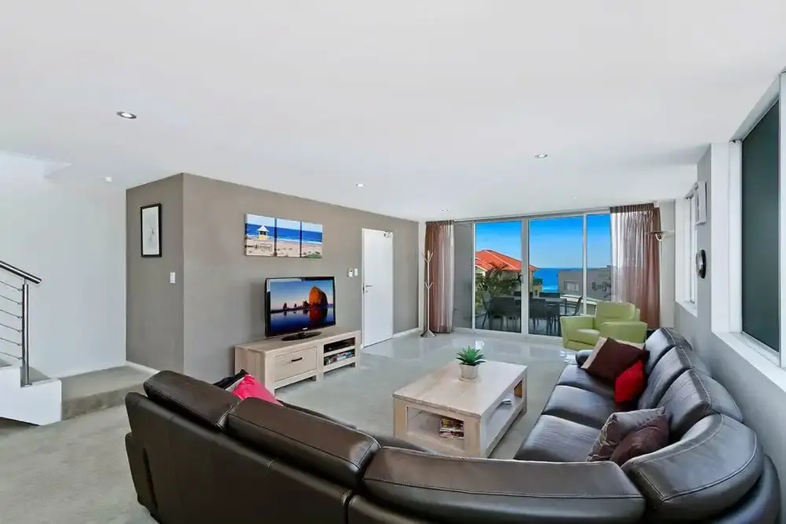 Catalina Luxury Apartments 9