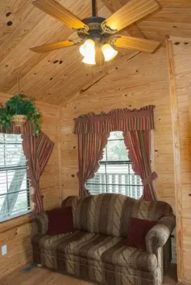 Medina Lake Camping Resort Cabin 4