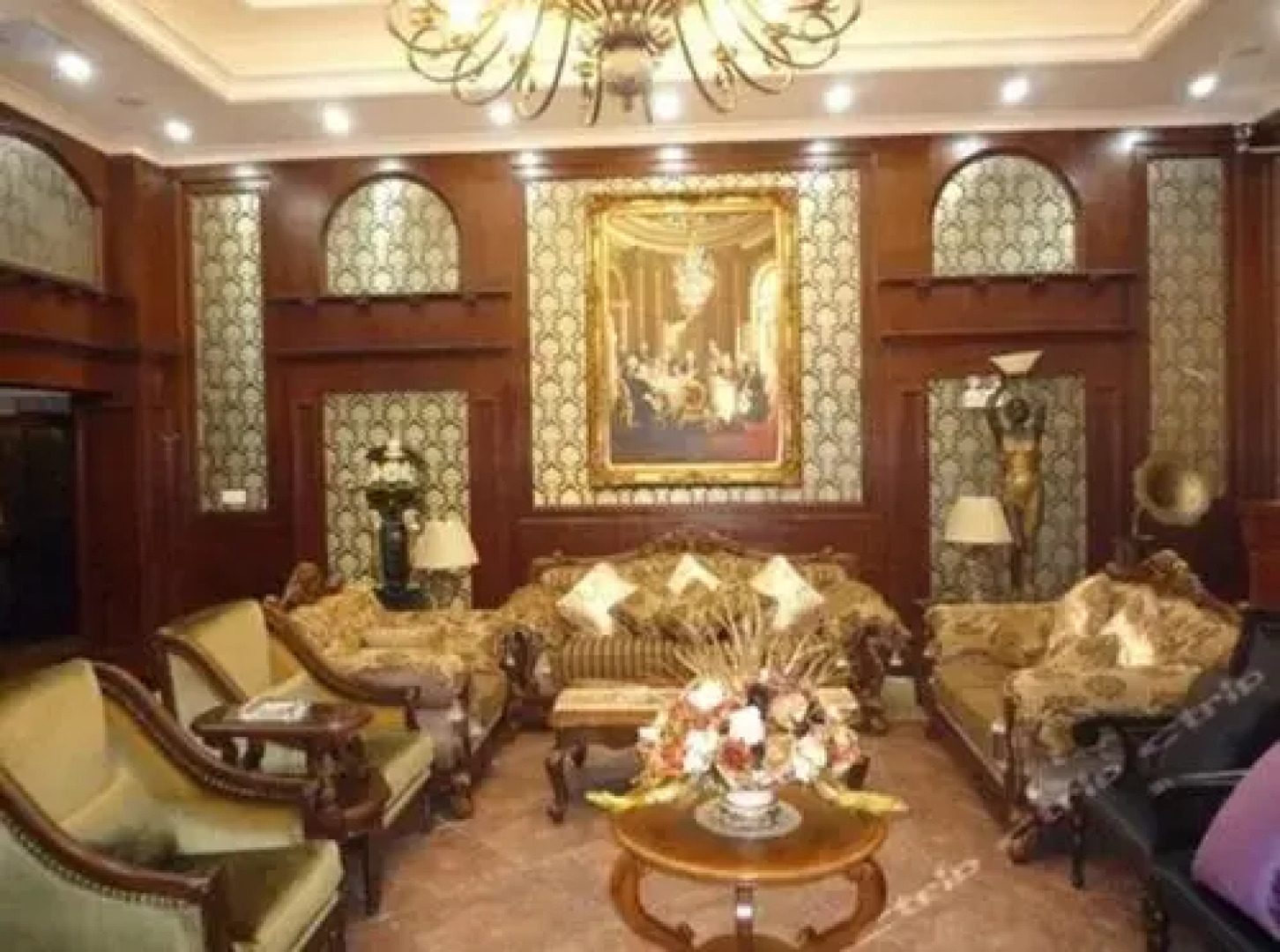 Tongling Louis Castle Inn