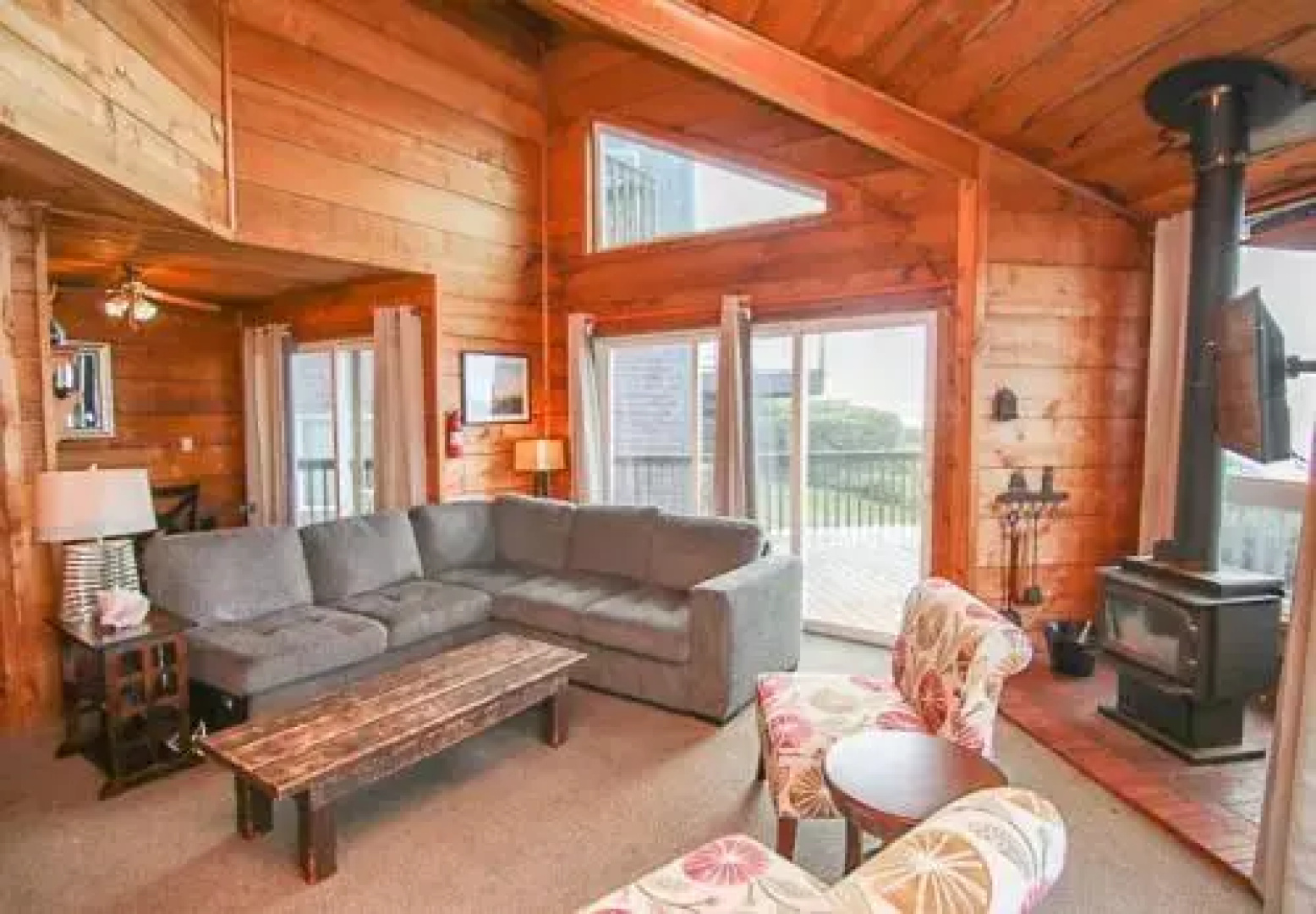 A Beachfront Fantasea - 3 Br home by RedAwning