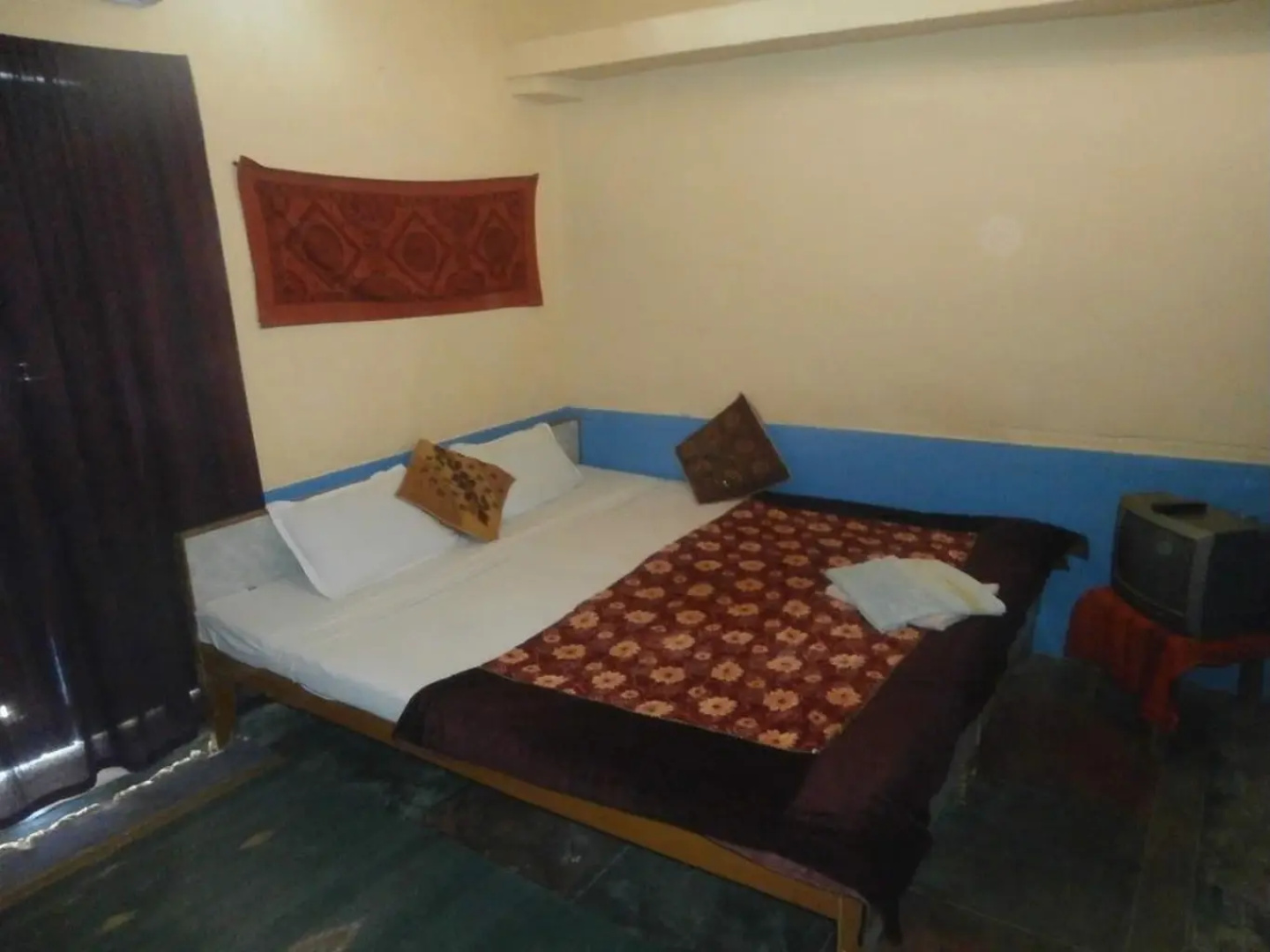 Nomads Guest House