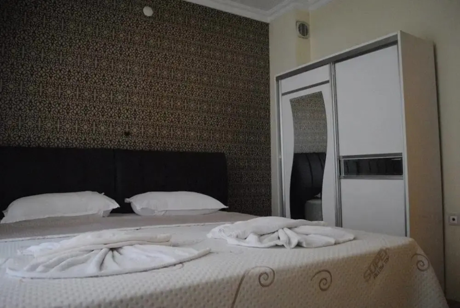 Eskent Suit Butik Apart