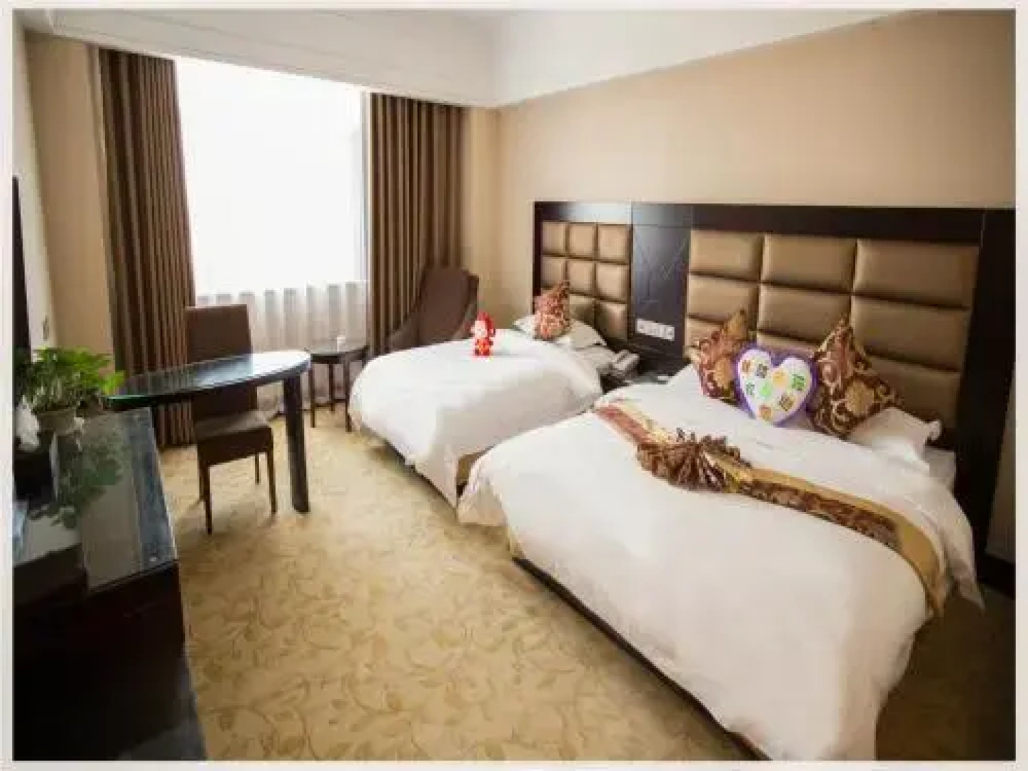 Dunhuang Silk Road Yiyuan Hotel