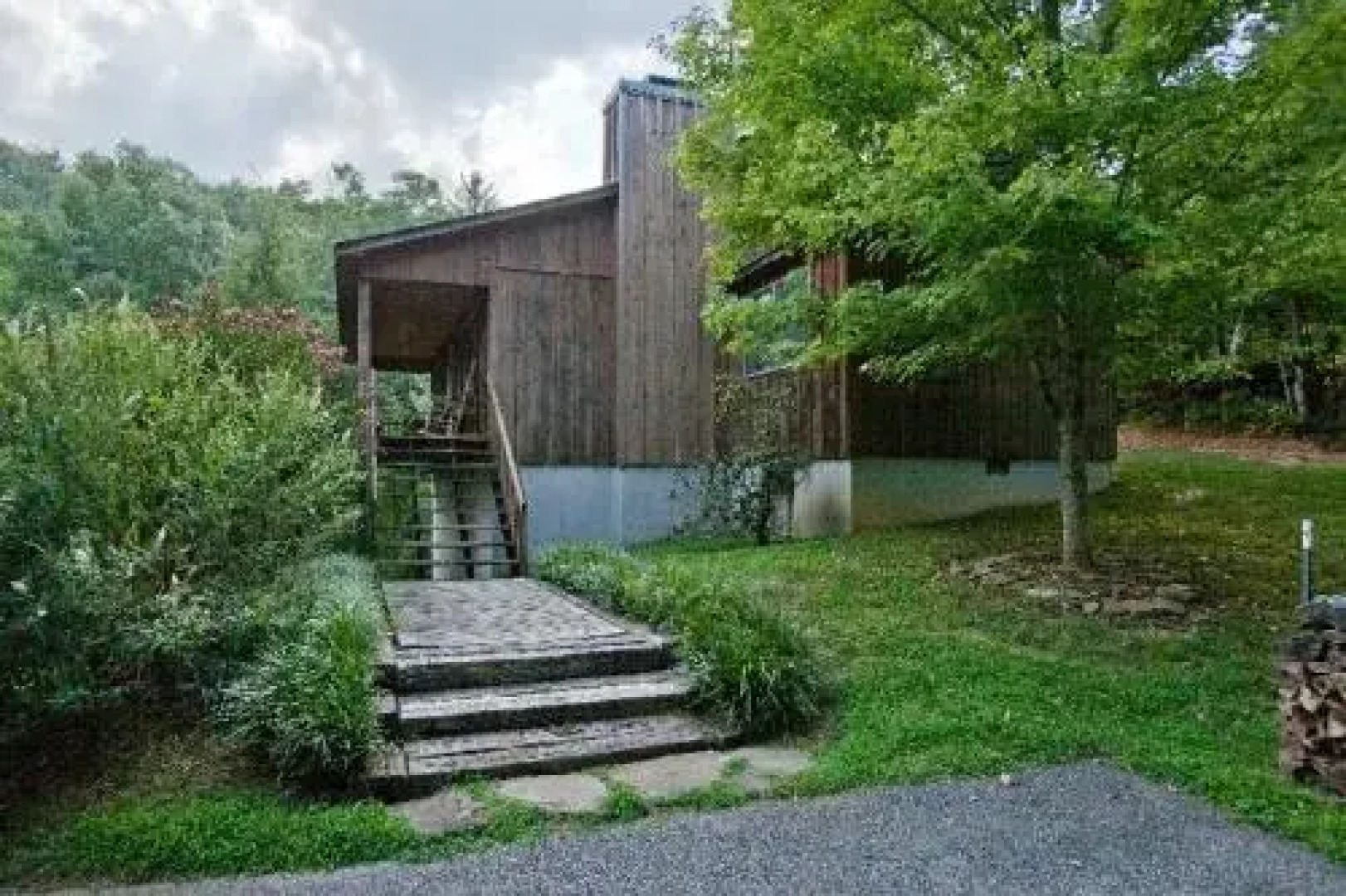 Richview - 2 Br home by RedAwning