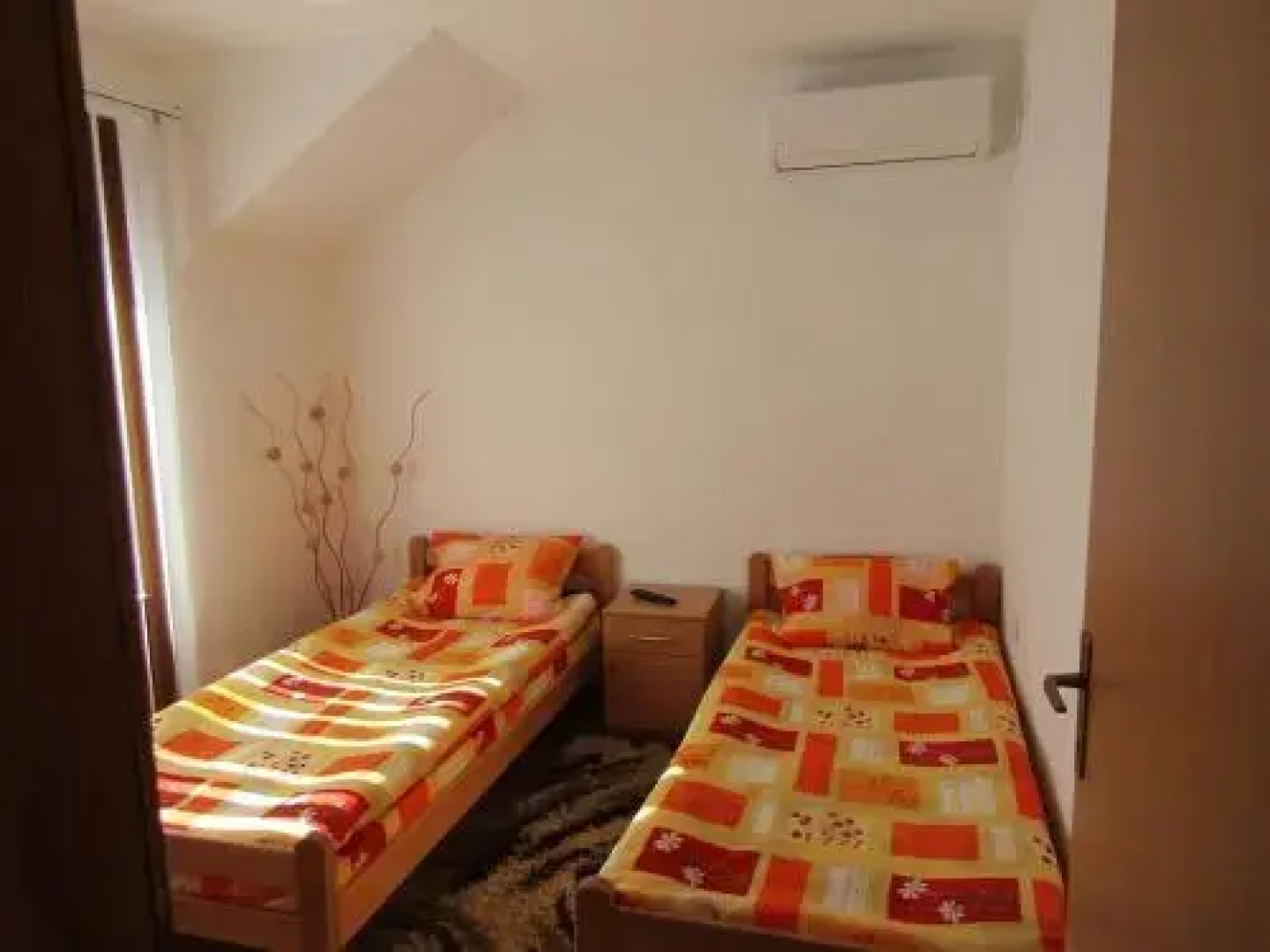 Apartment and rooms Konak