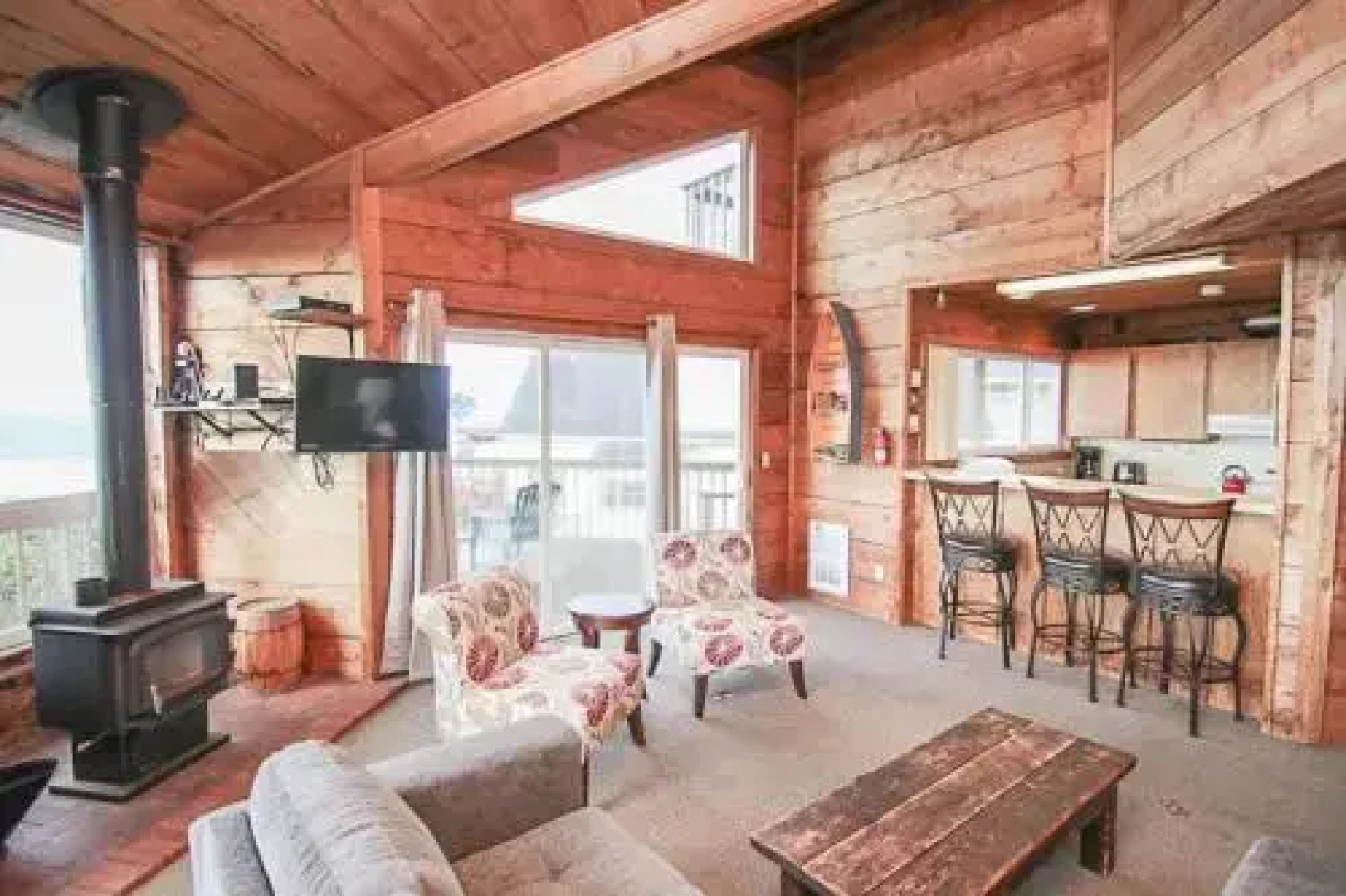 A Beachfront Fantasea - 3 Br home by RedAwning