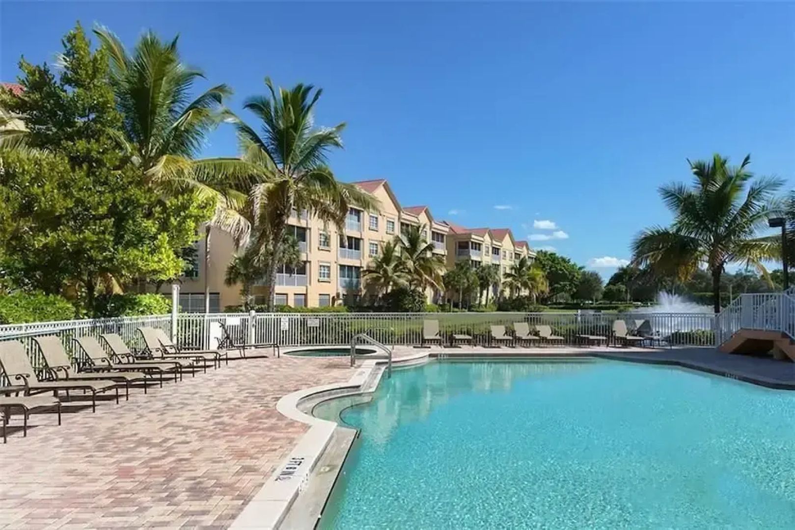 Bella Lago 241