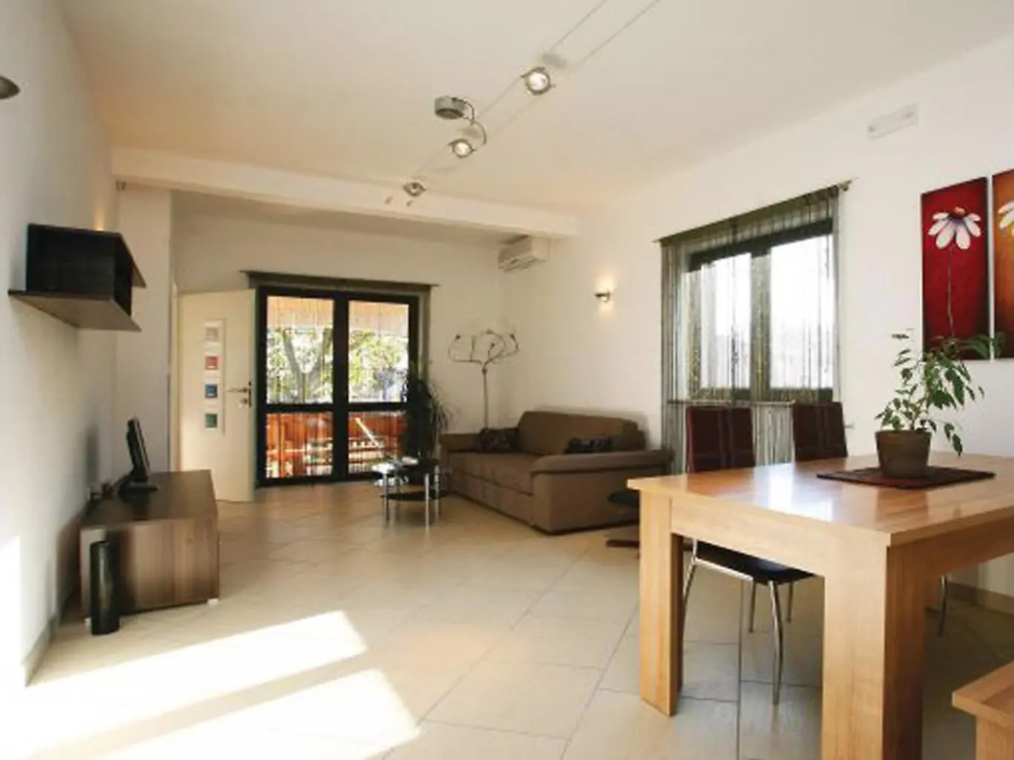 Holiday Home Dori (LBN394)