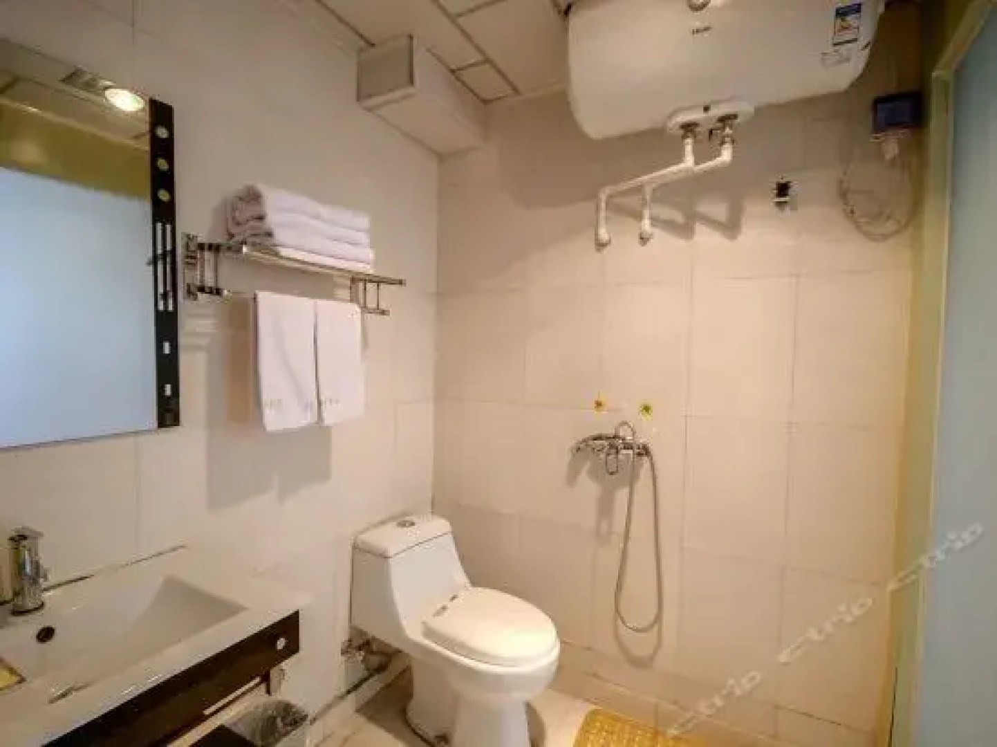 Huangzhong Kumbum Monastery Hengde Business Hotel