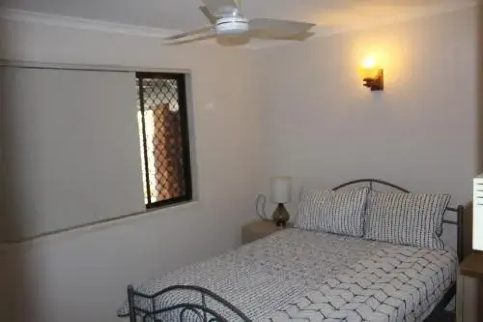 Lowset pet friendly home, with room for a boat, Palm Ave, Bongaree