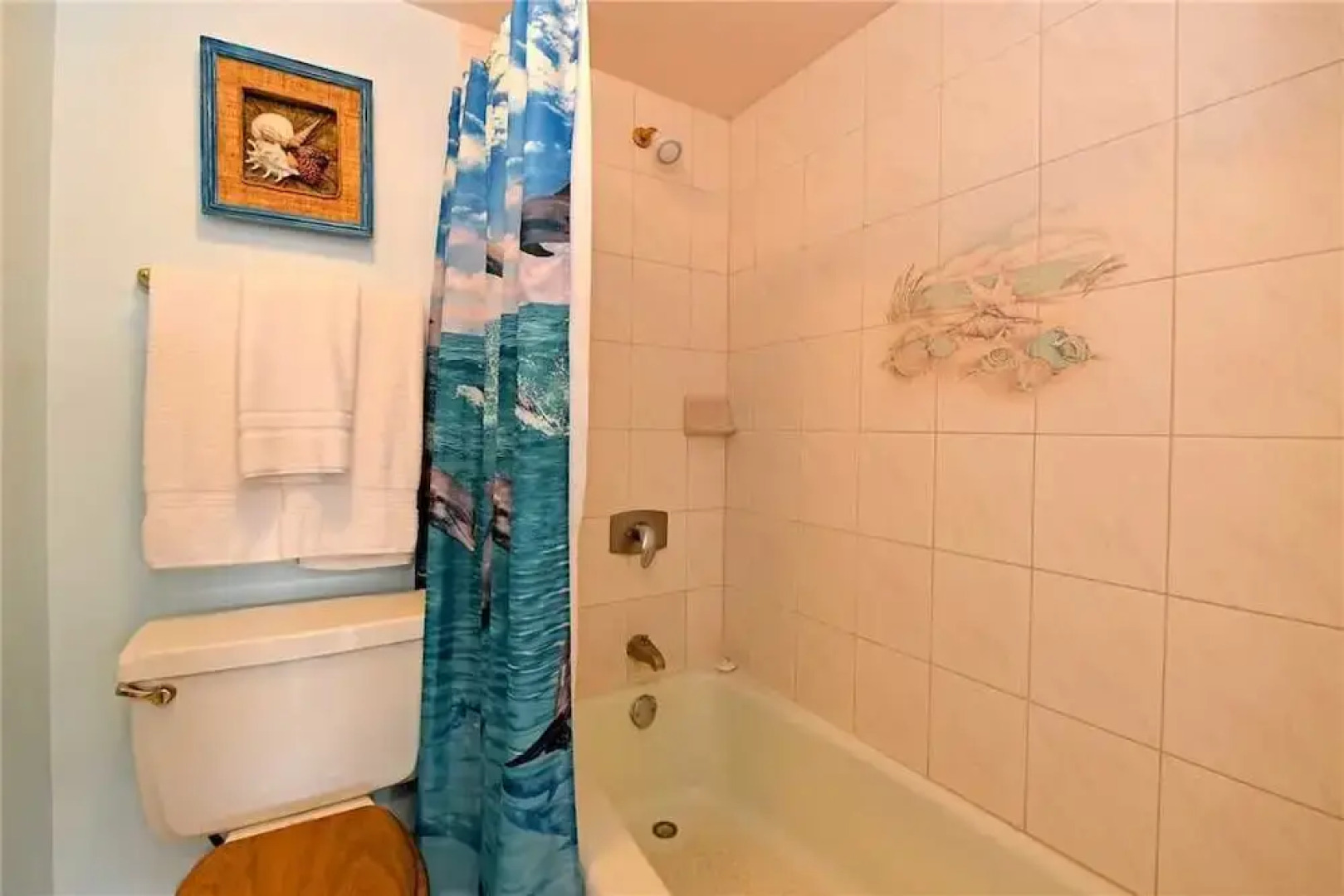 Valley Isle 1204 by RedAwning