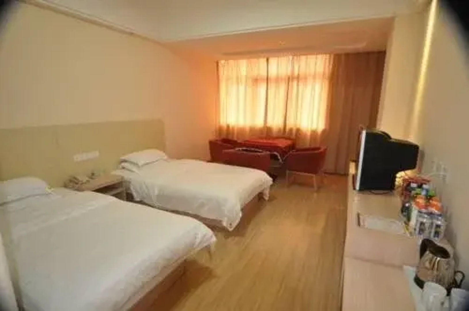 Super 8 Hotel Xuchang Qi Yi Lu Railway Station