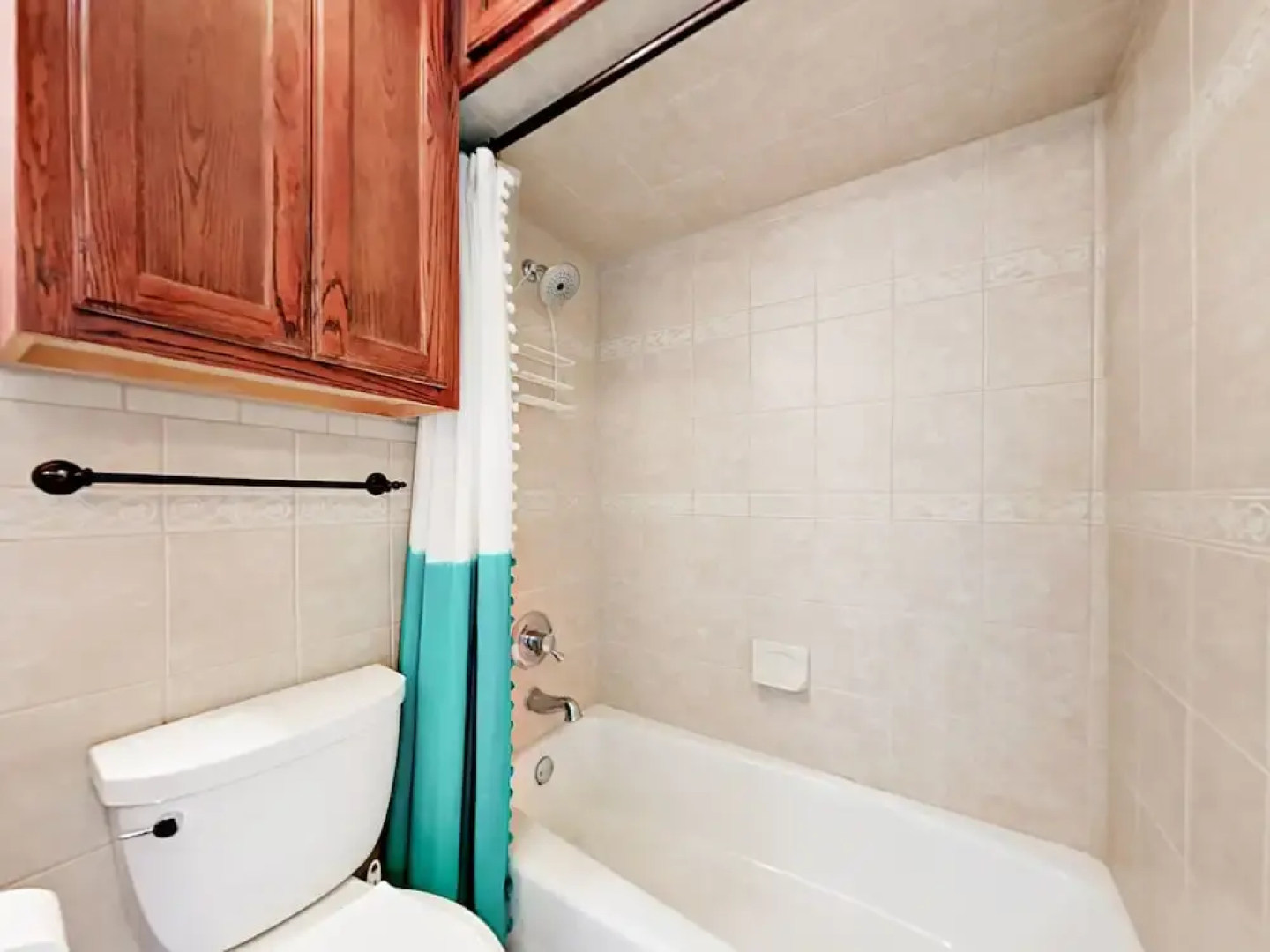 Lakefront Haven - 3 Br Home
