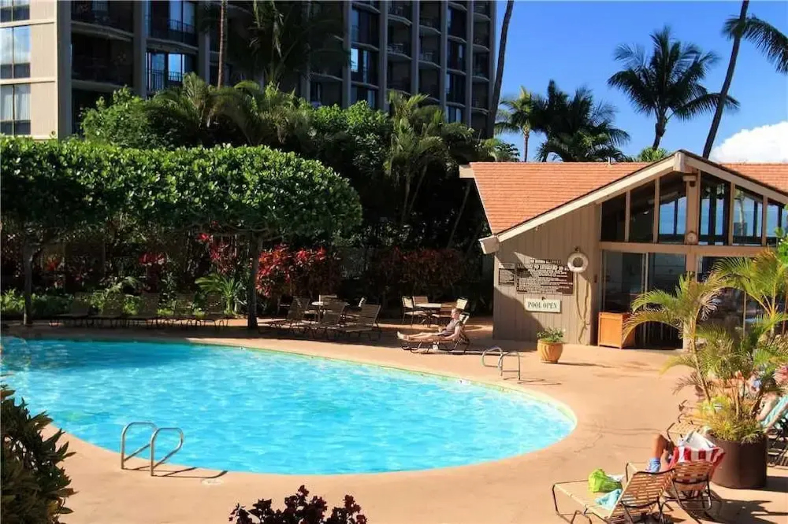 Royal Kahana 511 by RedAwning