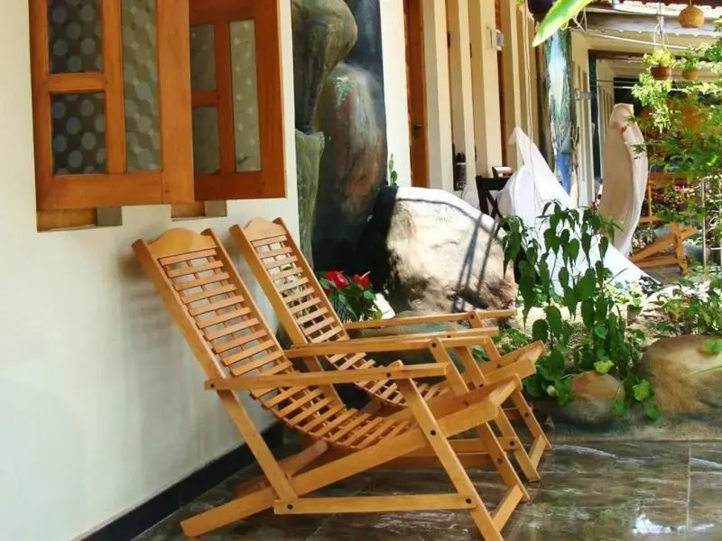 Arugambay Tourist Hotel Meenas