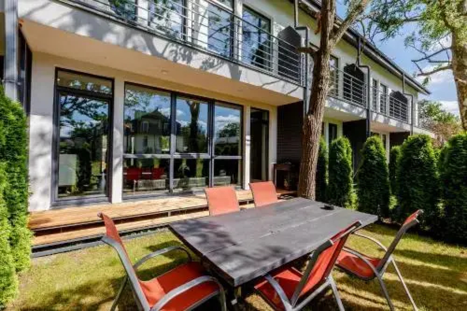 Amber Diamond - 3 Level Townhouse