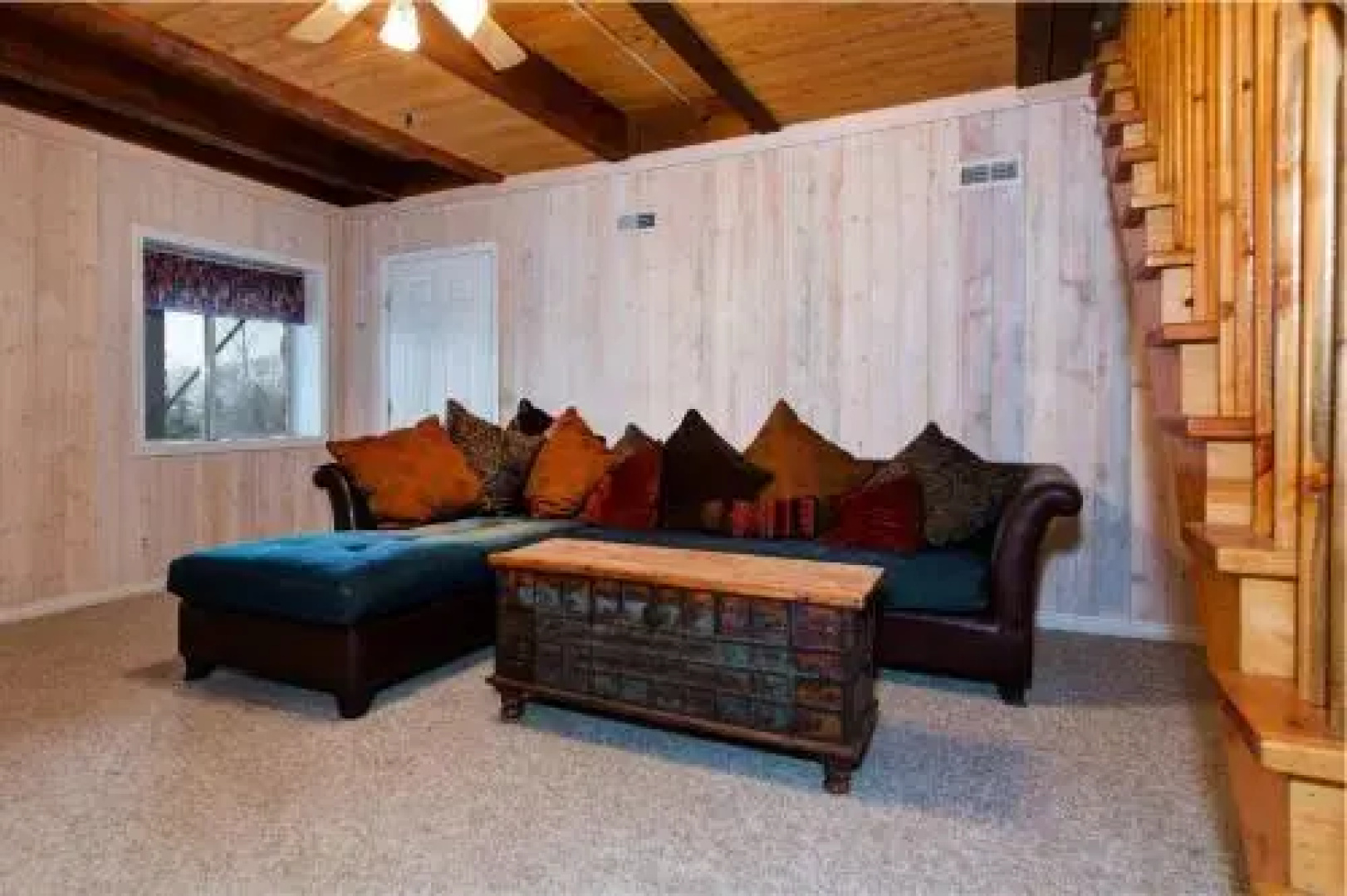 Charming & Spacious Cabin in Midway by RedAwning