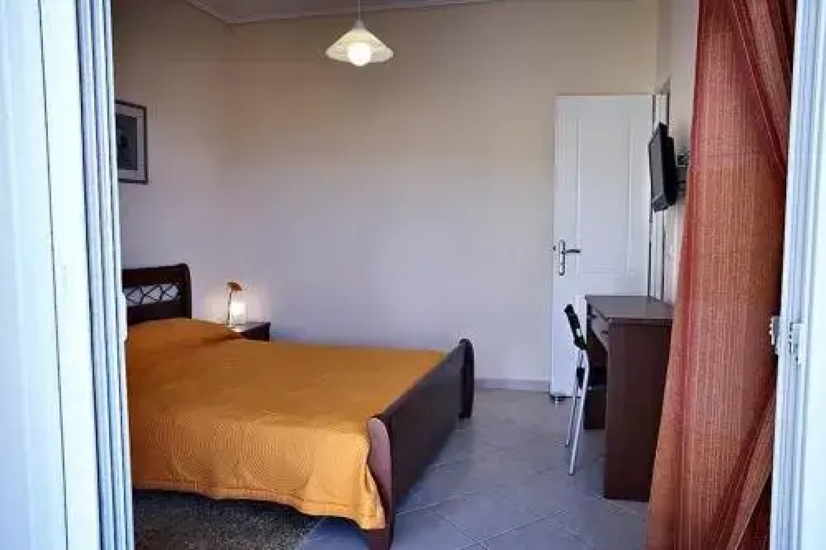 Sunday Apartments