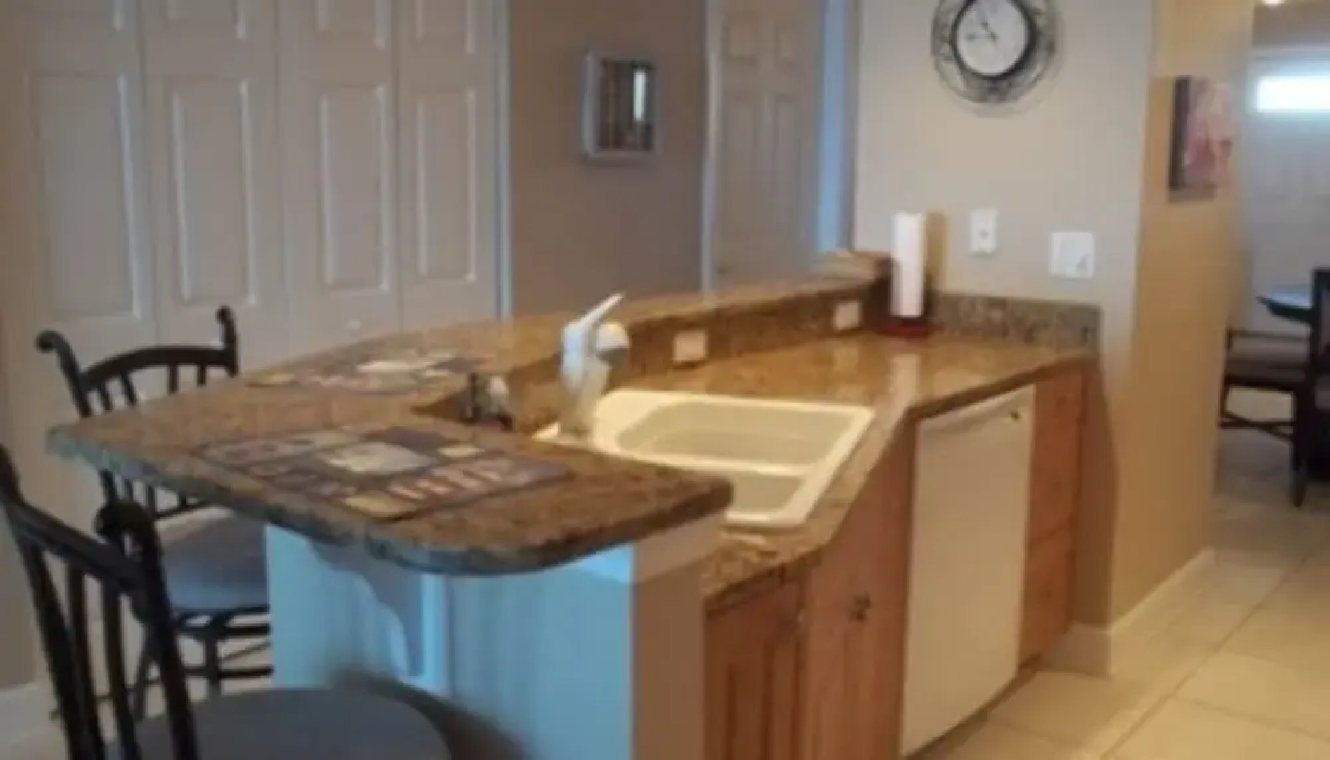 Great ocean views - 2 BR 2 BA - Di Mucci Twin Towers 1207