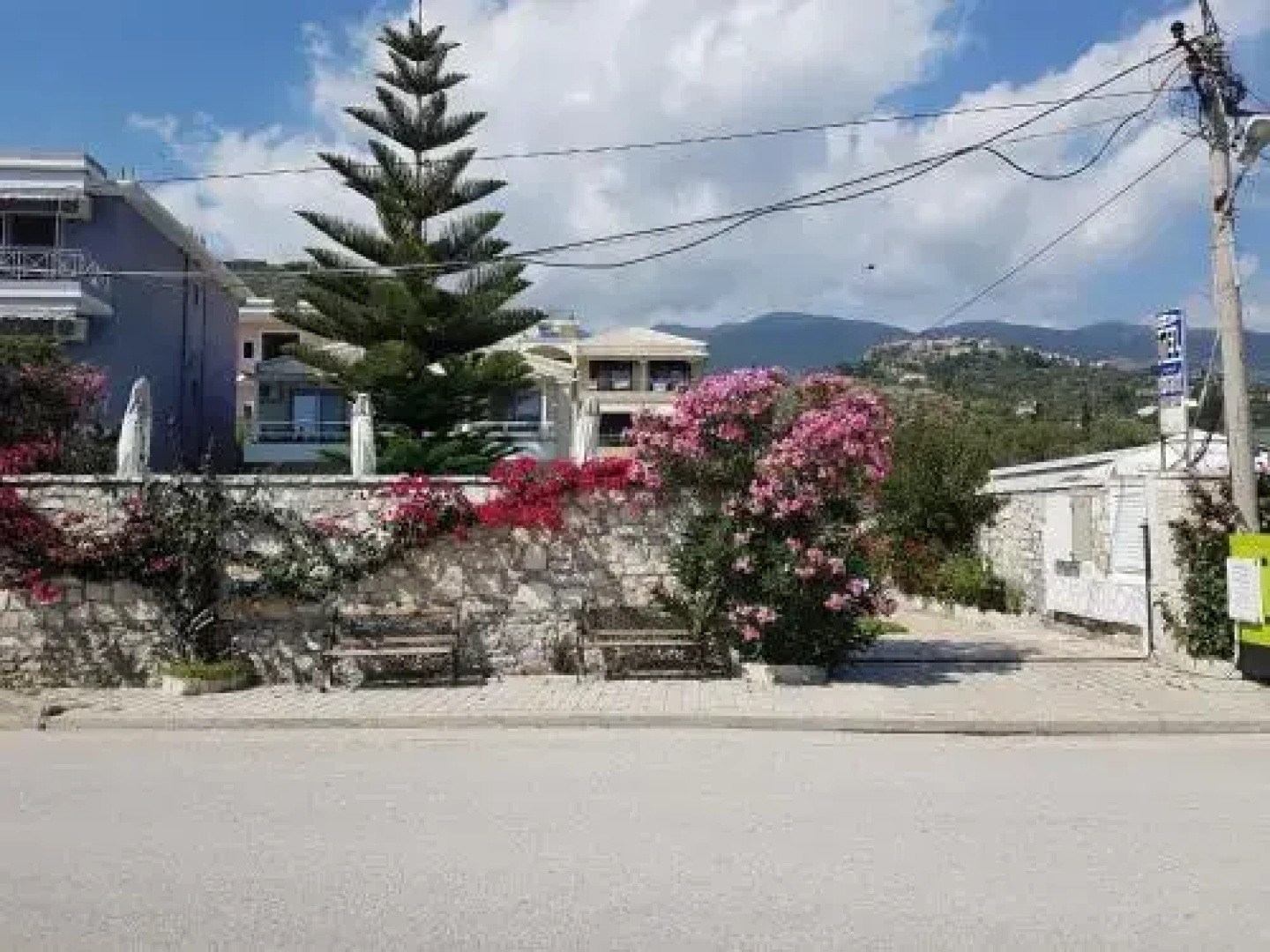 Dimitri Hotel