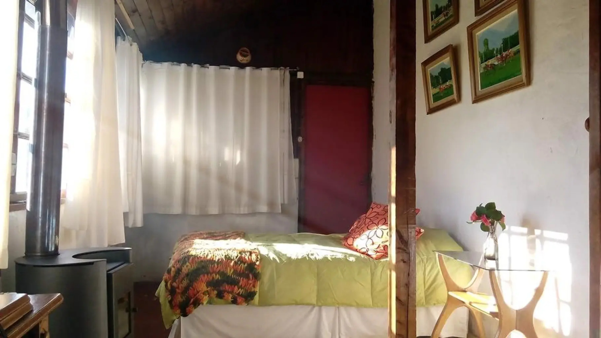 La Casa de Adobe Natural y Más