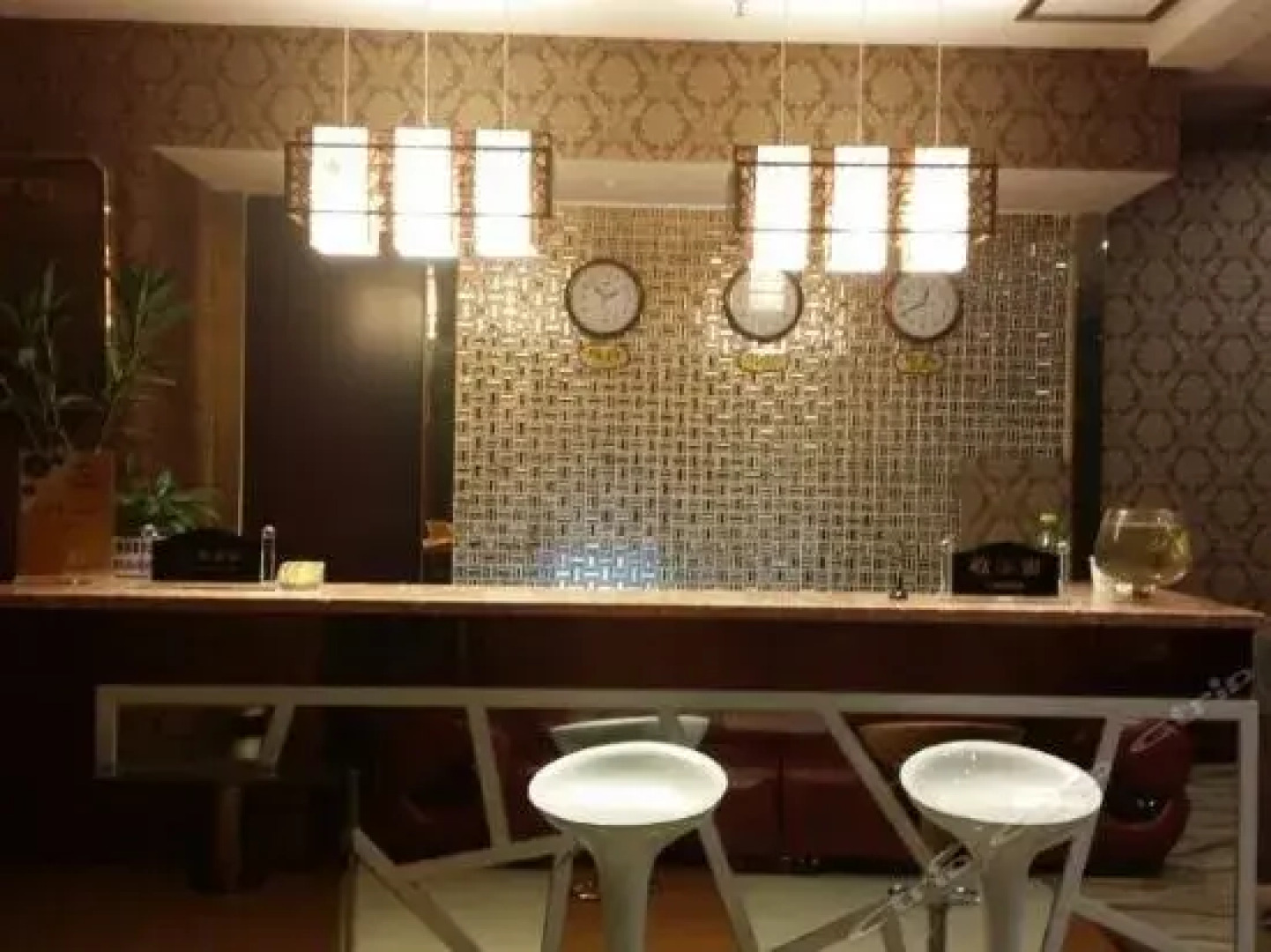 Luzhou Shangyou Hotel