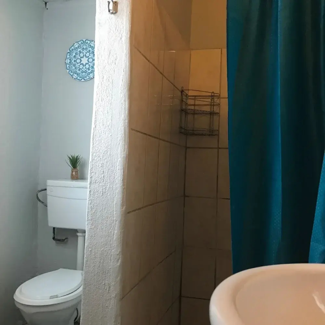 Sheri's Lodge & Backpackers