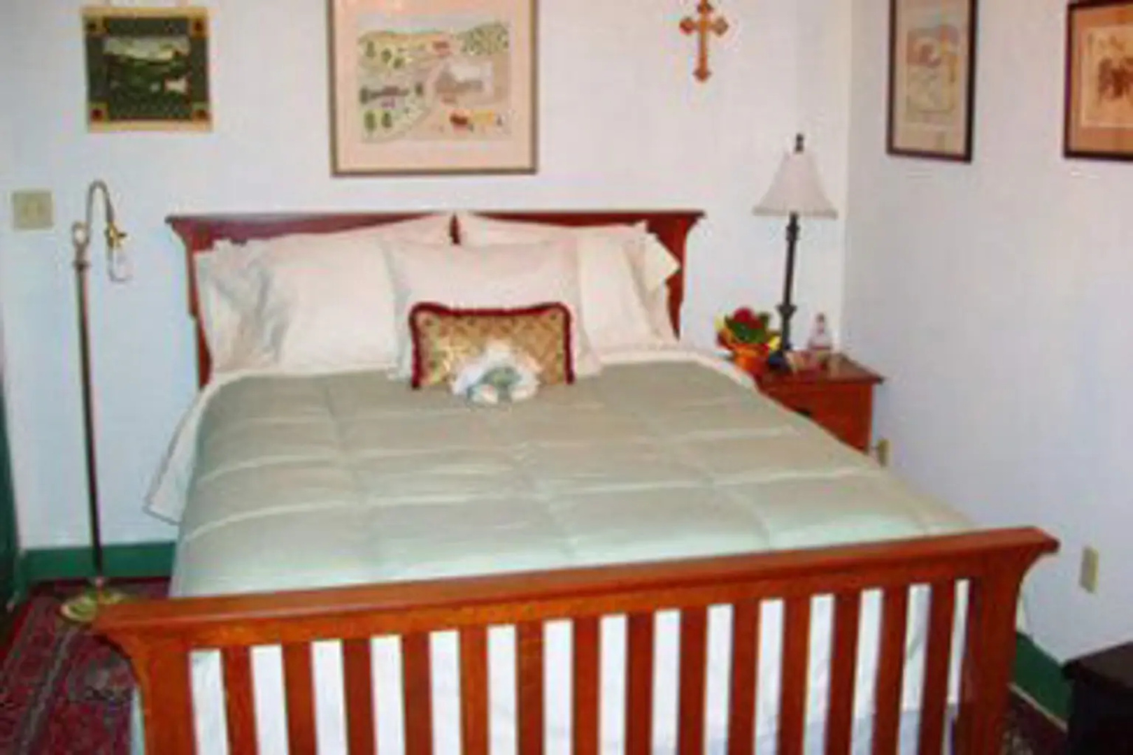 Historic Schoeneck Hotel B&B