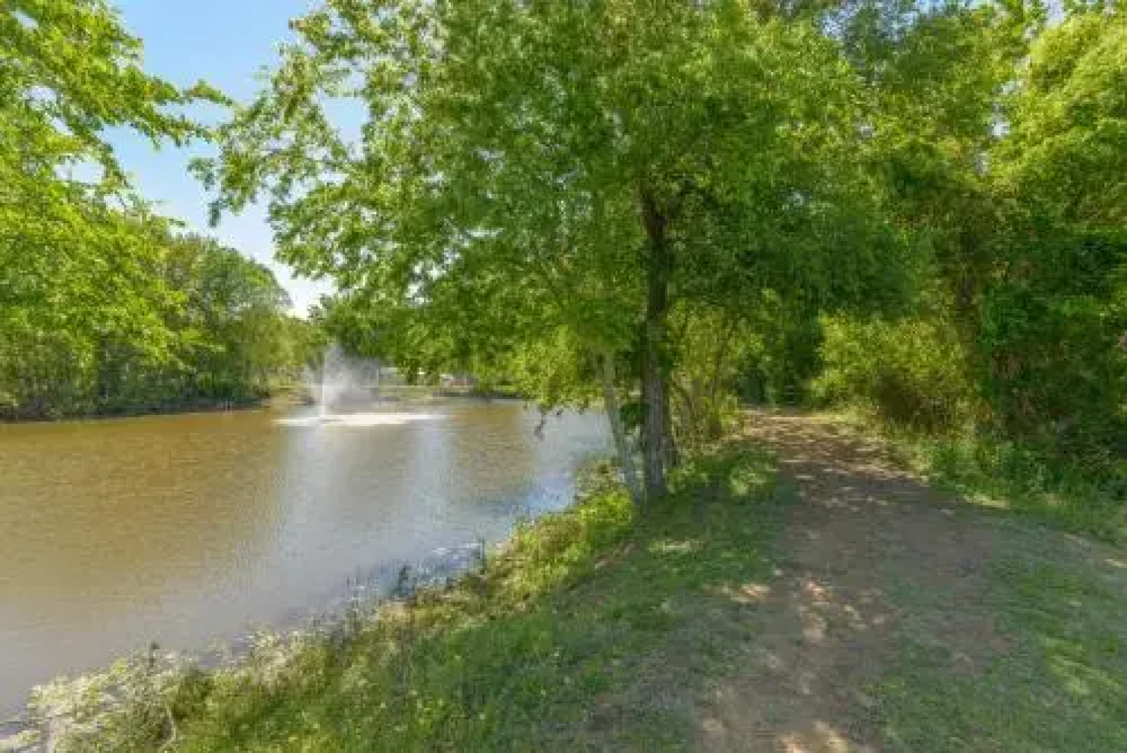 Lake Conroe One-Bedroom Cabin 4