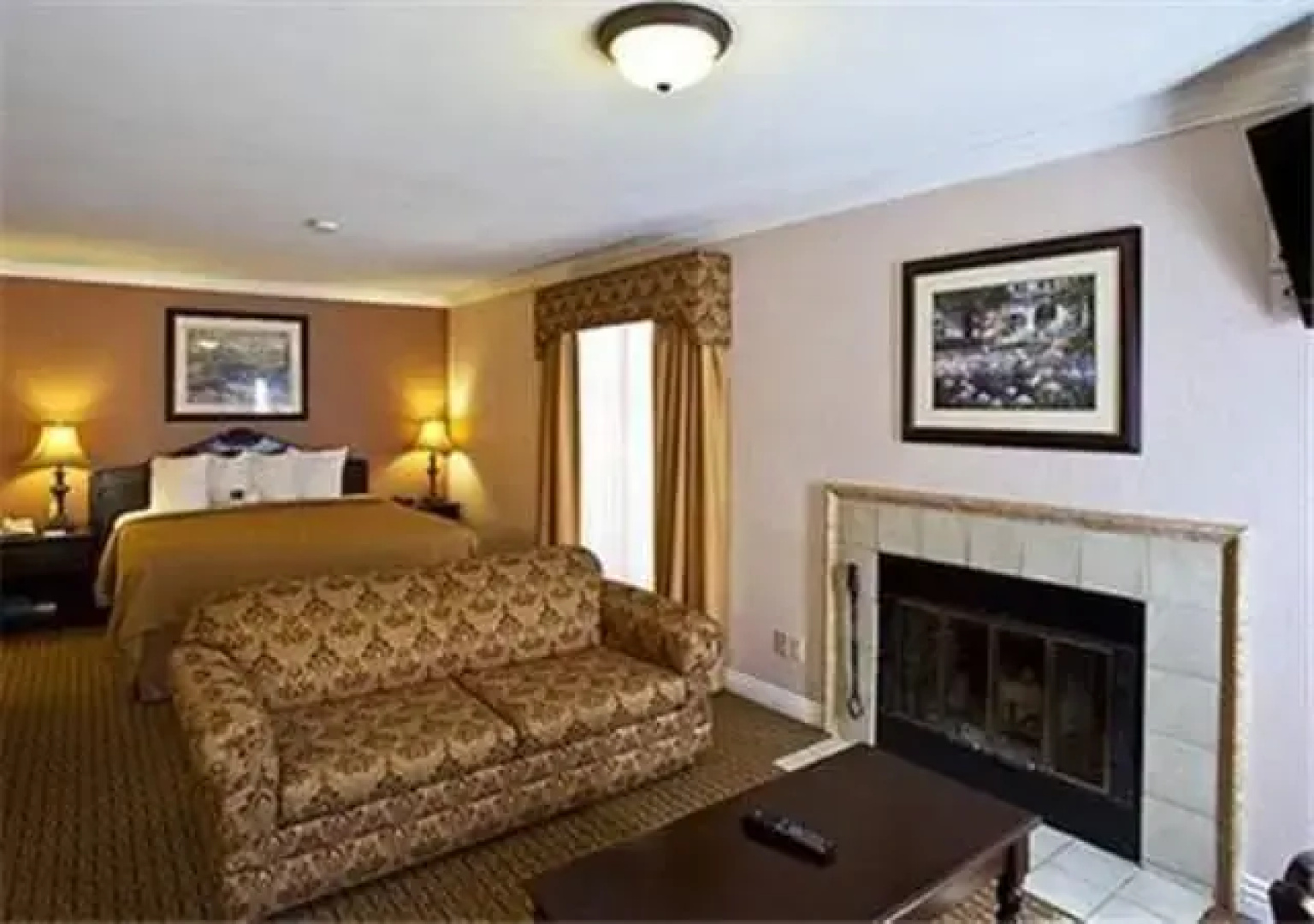 Quality Suites Anaheim Stadium