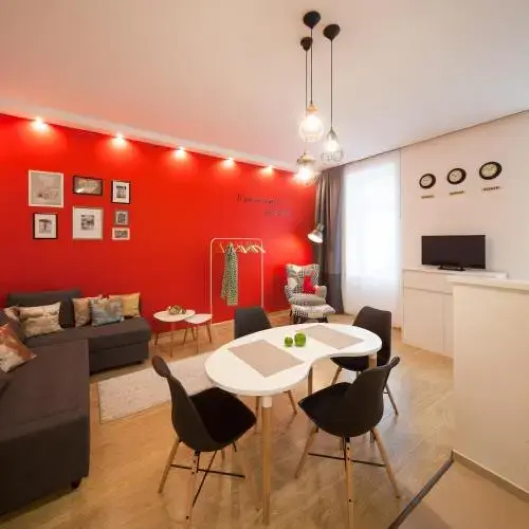 Studio 16