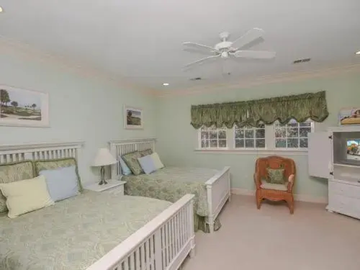 Glen Eagle 317 by RedAwning