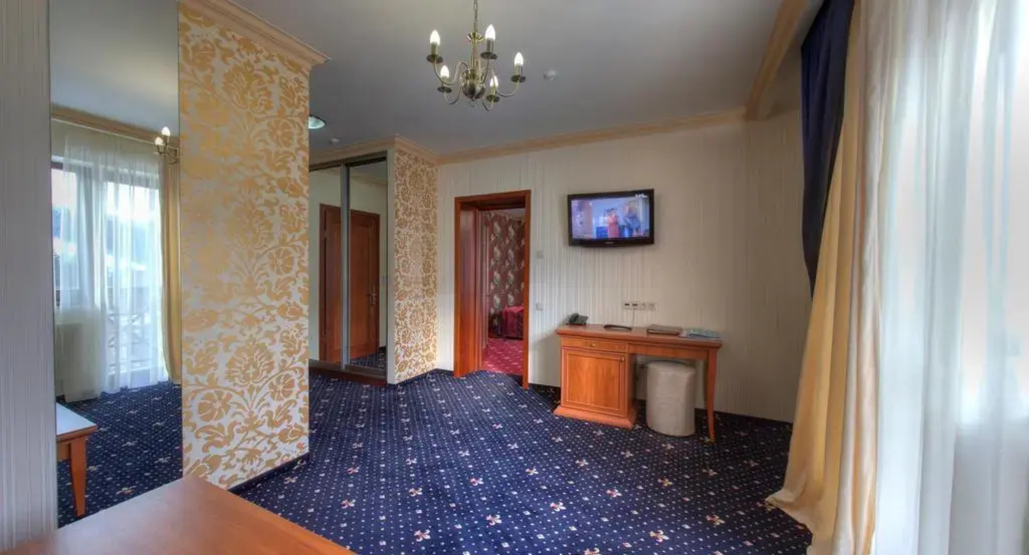 Tavel Hotel & SPA