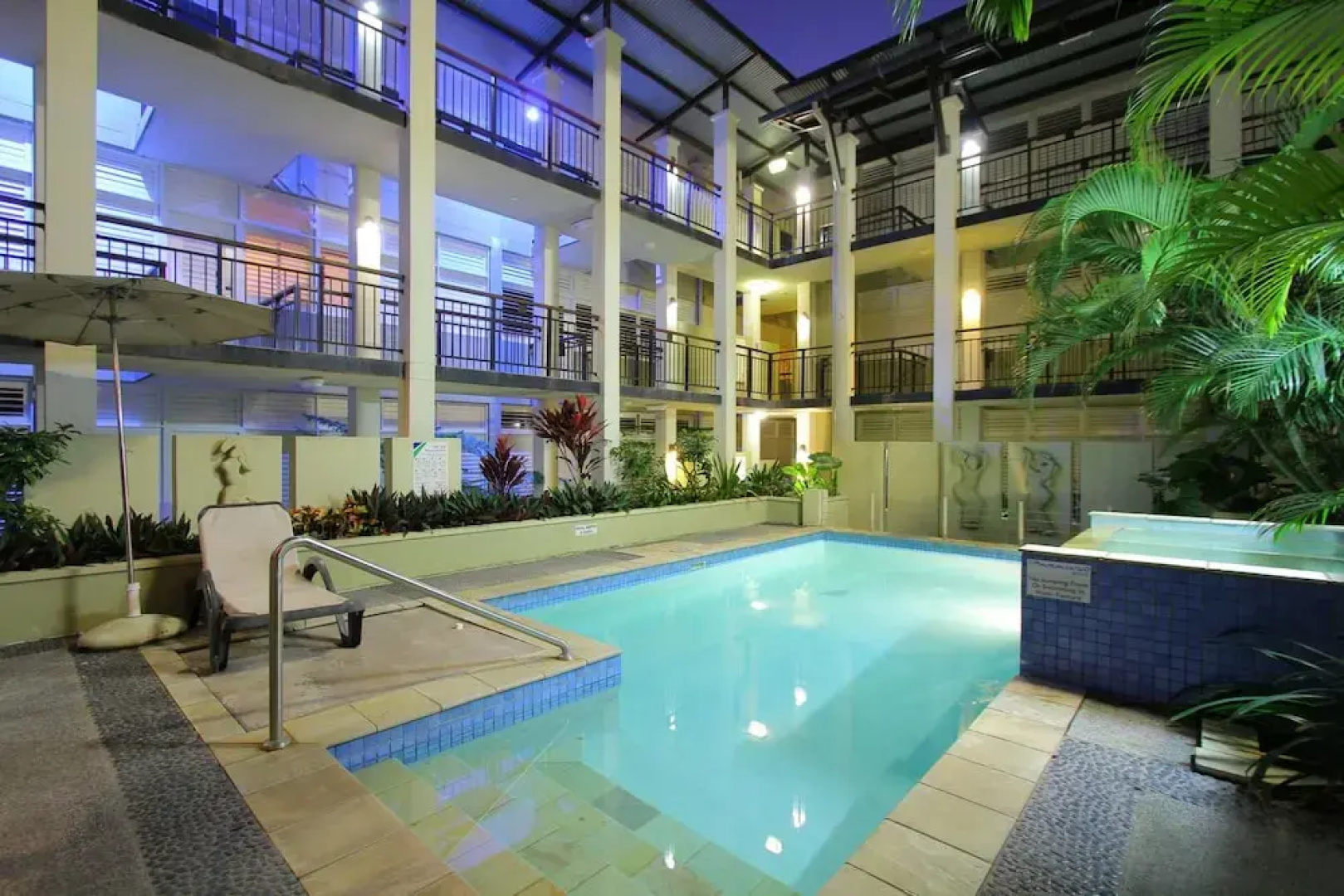 Deluxe Rooftop Paradiso Apartment