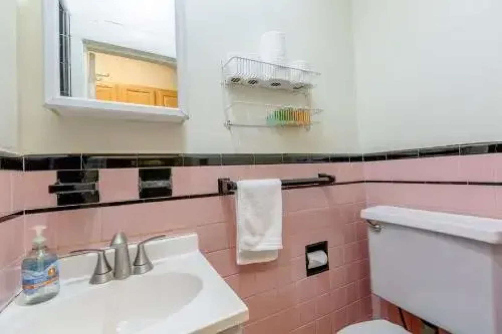 Kenmore Apartments by Starlight Suites